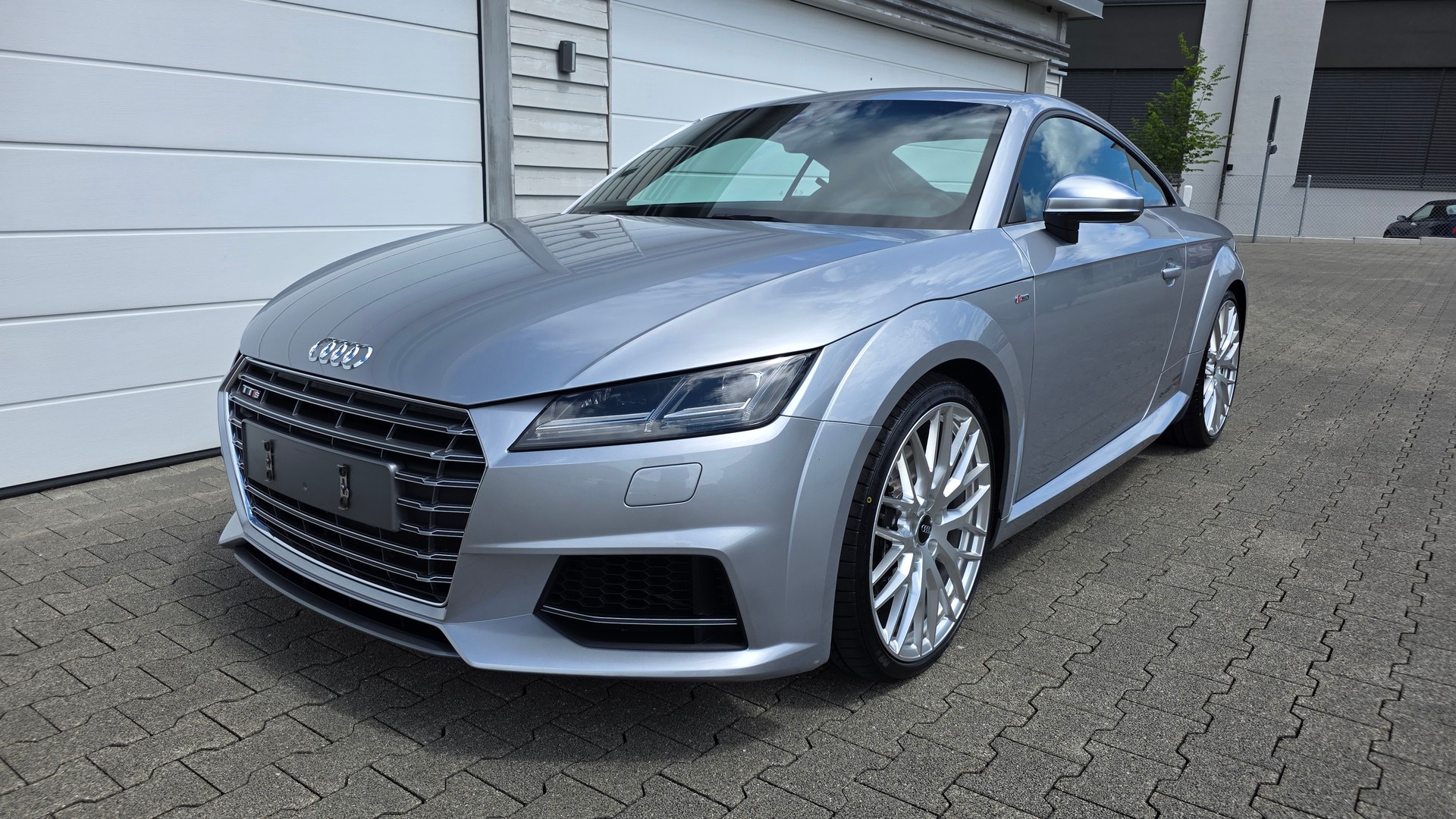 AUDI TTS Coupé 2.0 TFSI quattro S-tronic-image-1