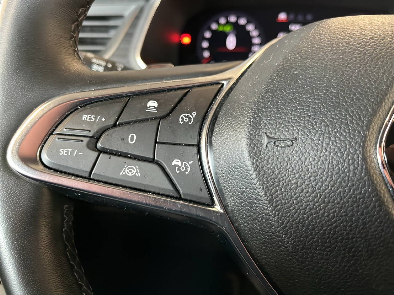 RENAULT Captur 1.3 TCe 140 Initiale EDC-image-7