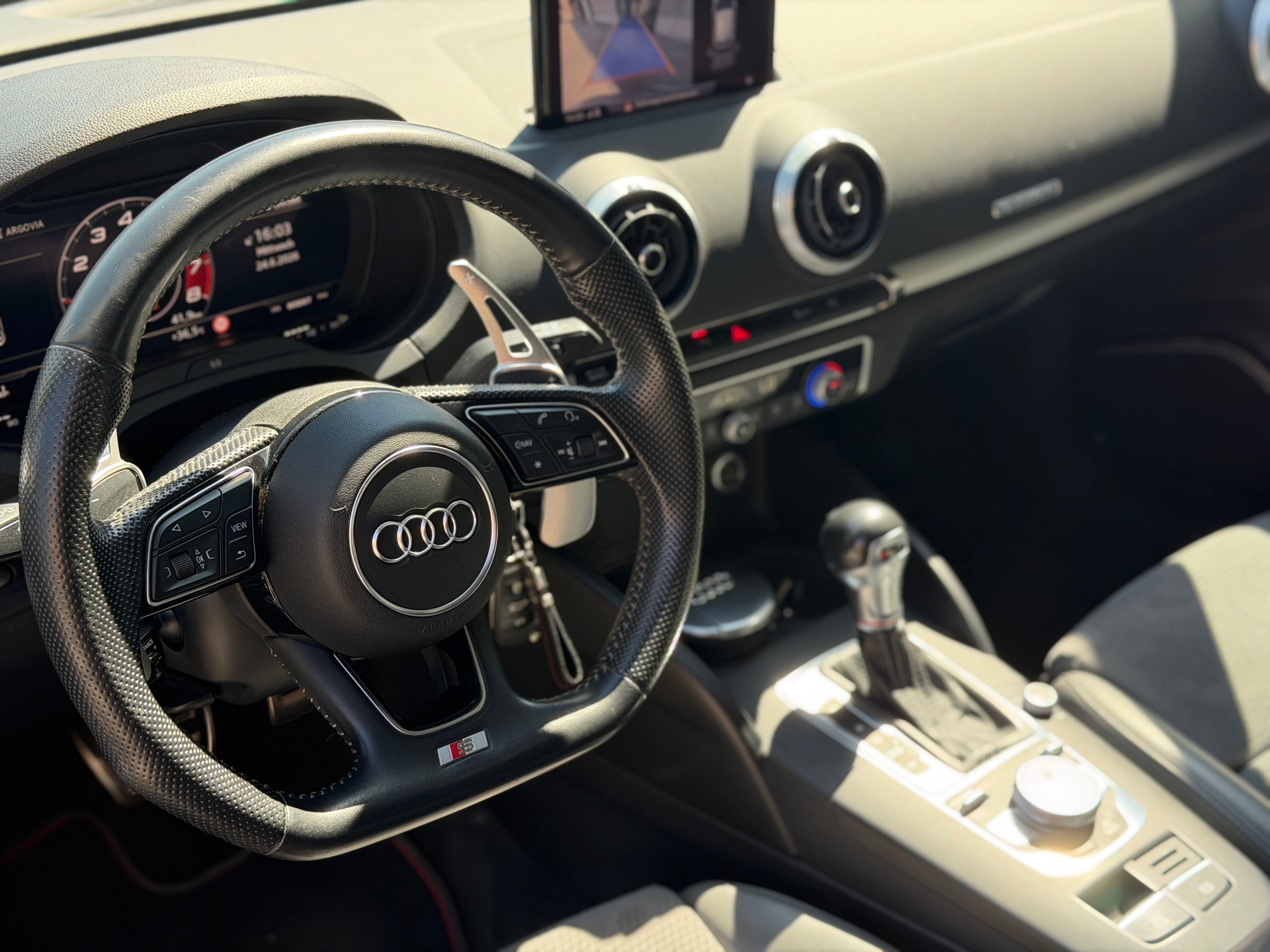 AUDI S3 Sportback 2.0 TFSI quattro S-tronic-image-17