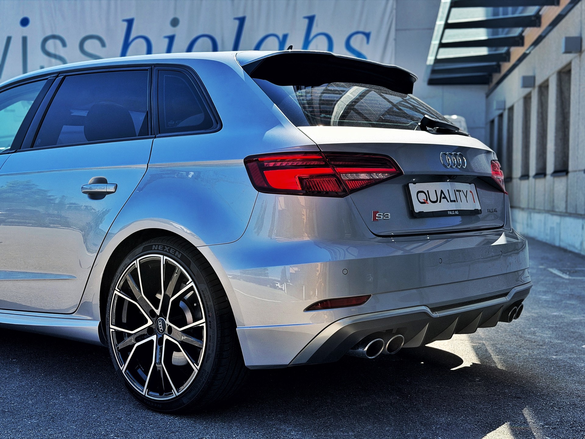 AUDI S3 Sportback 2.0 TFSI quattro S-tronic-image-9
