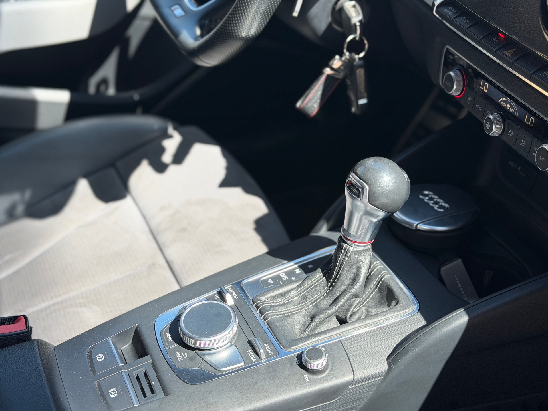 AUDI S3 Sportback 2.0 TFSI quattro S-tronic-image-31
