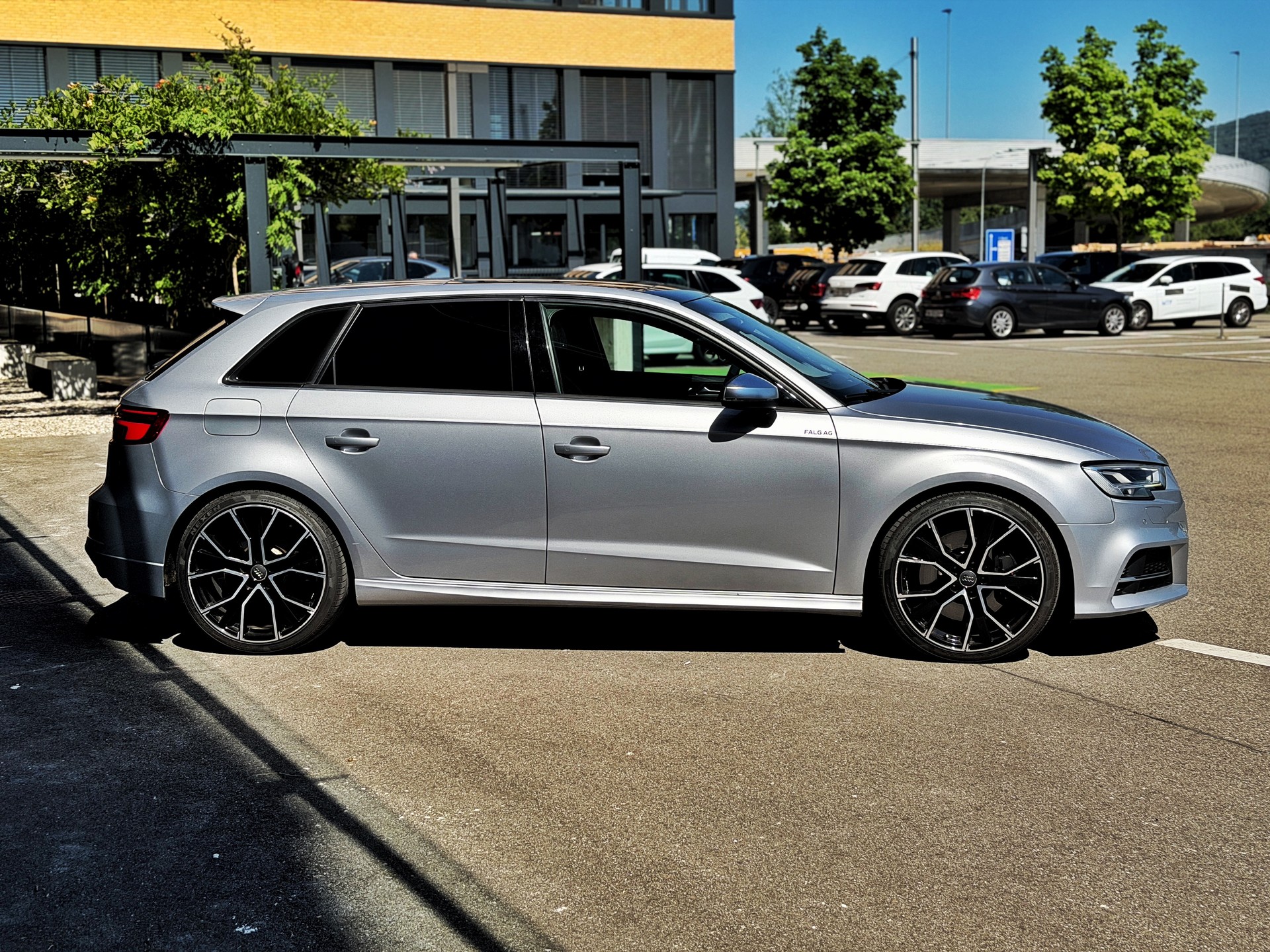 AUDI S3 Sportback 2.0 TFSI quattro S-tronic-image-4