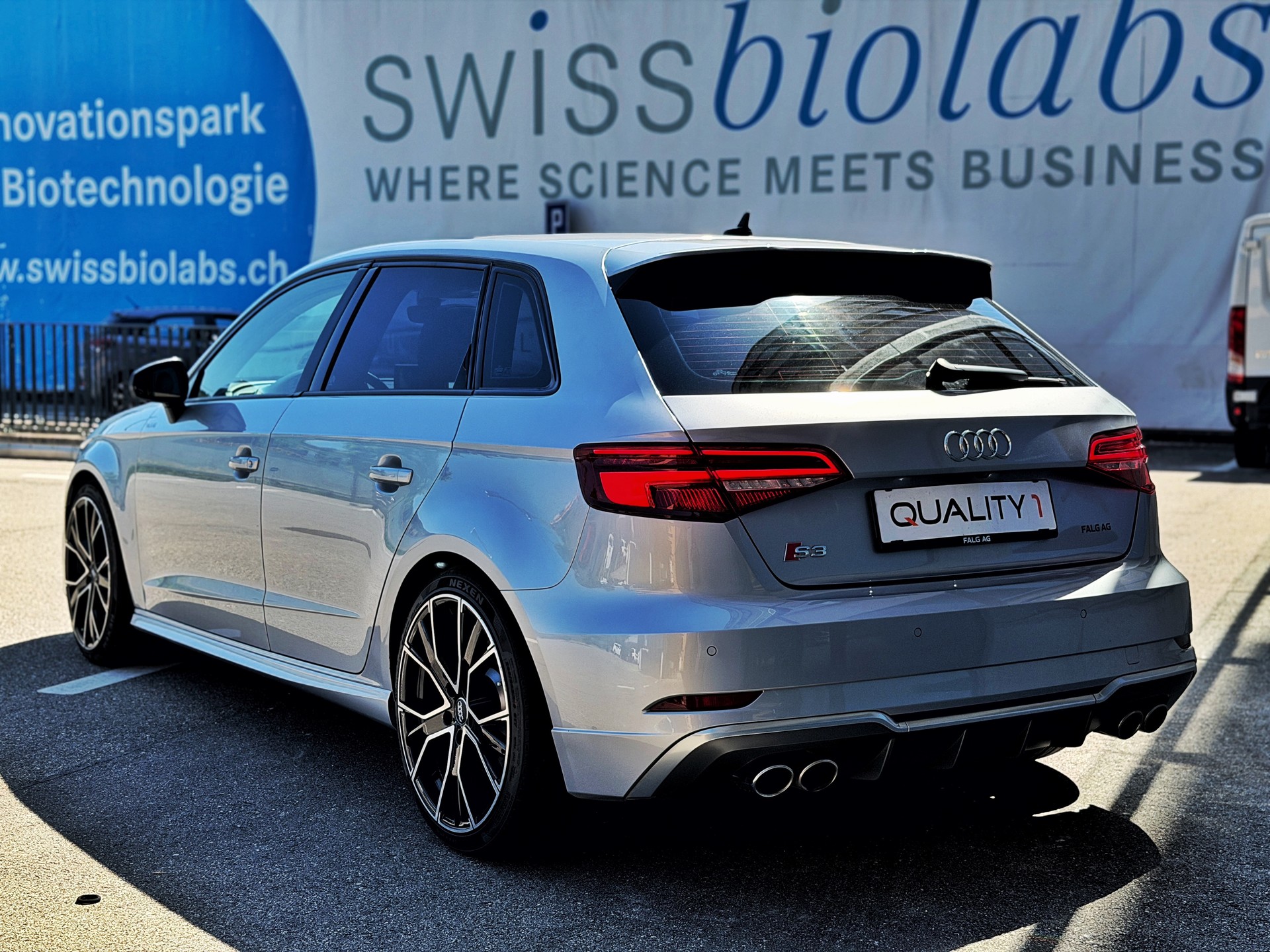 AUDI S3 Sportback 2.0 TFSI quattro S-tronic-image-2