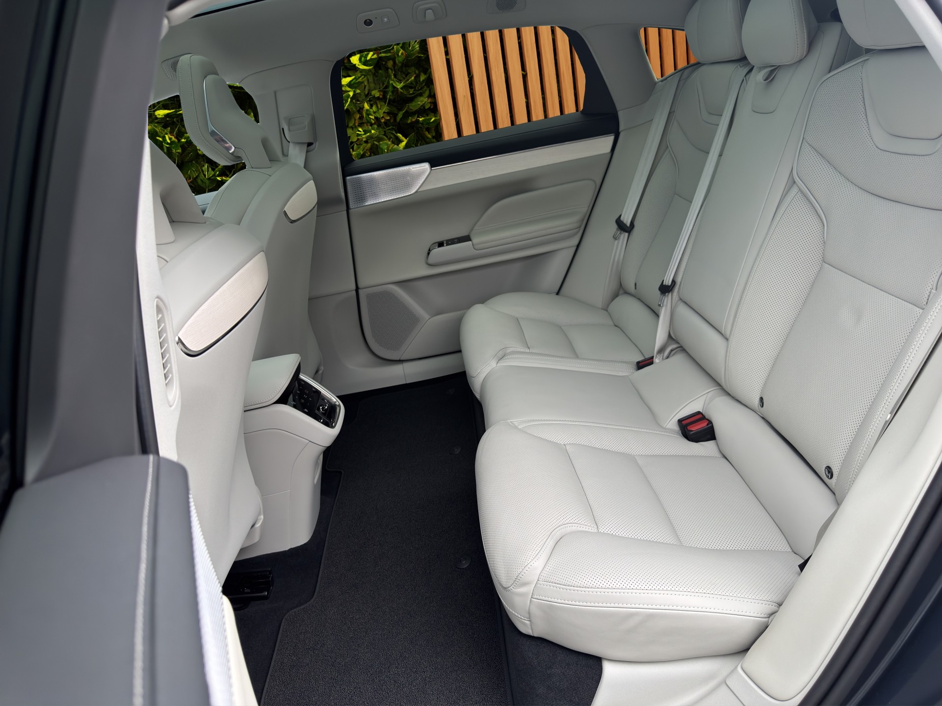 VOLVO ES90 Ultra-image-14