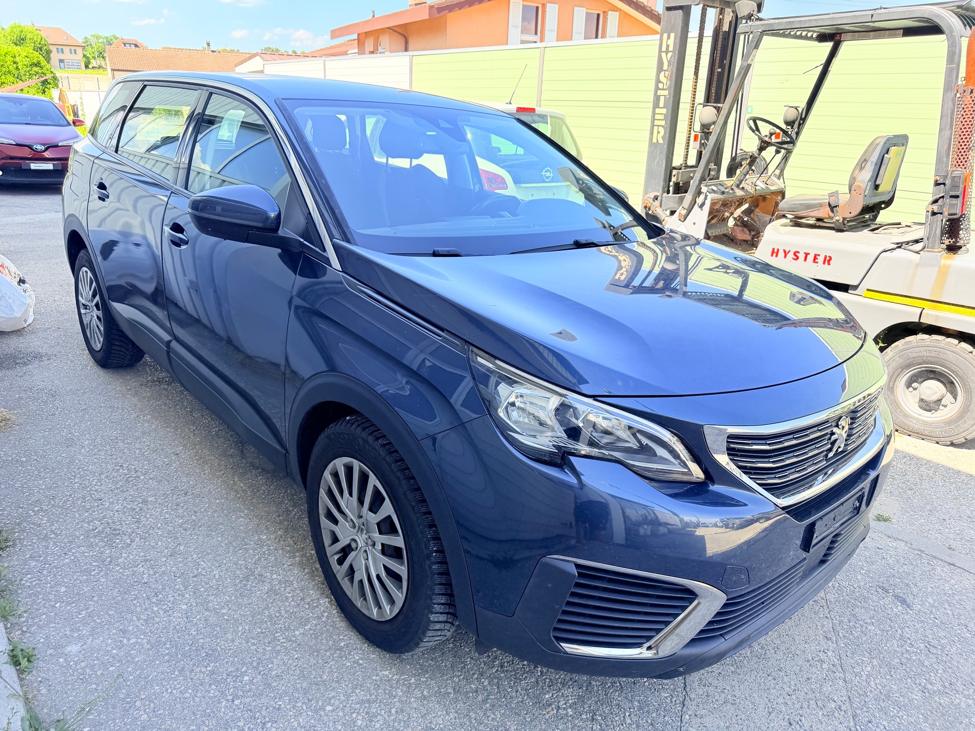 PEUGEOT 5008 1.2 Pure Tech Access-image-1