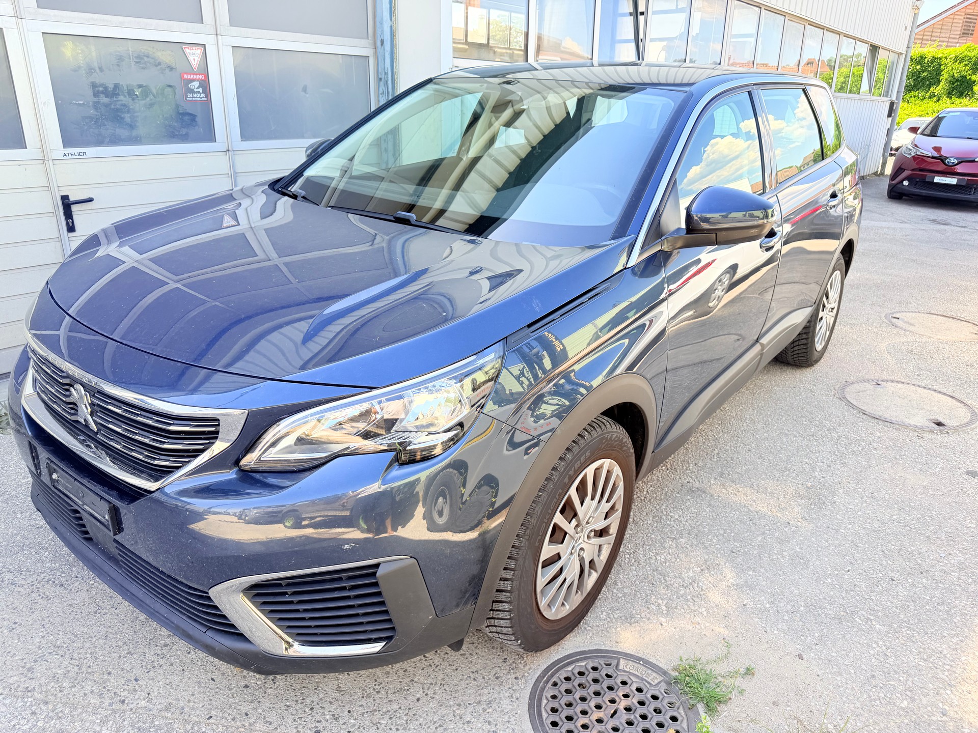 PEUGEOT 5008 1.2 Pure Tech Access-image-2