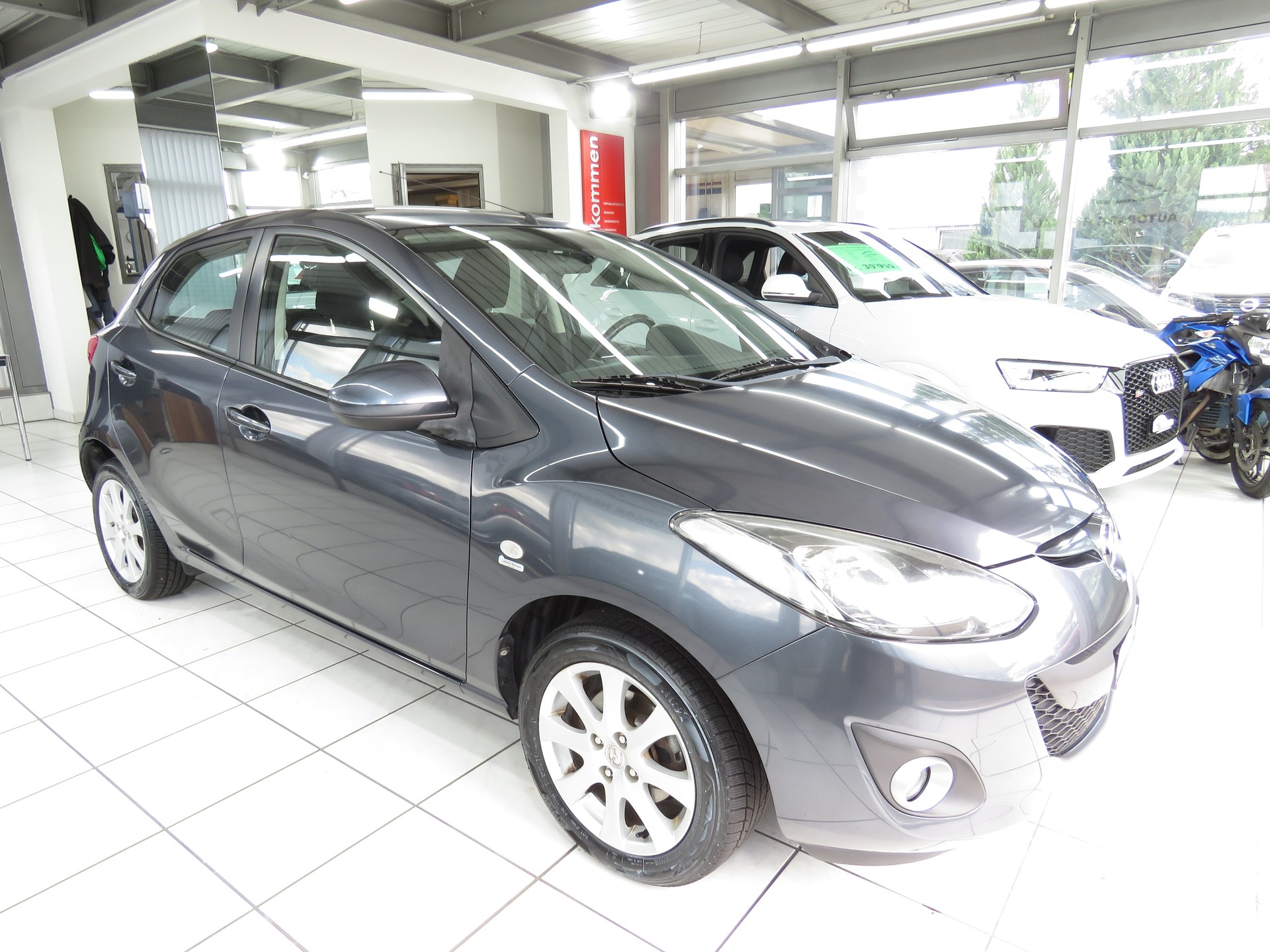 MAZDA 2 1.5i 16V Exclusive Automat-showroom-element-2