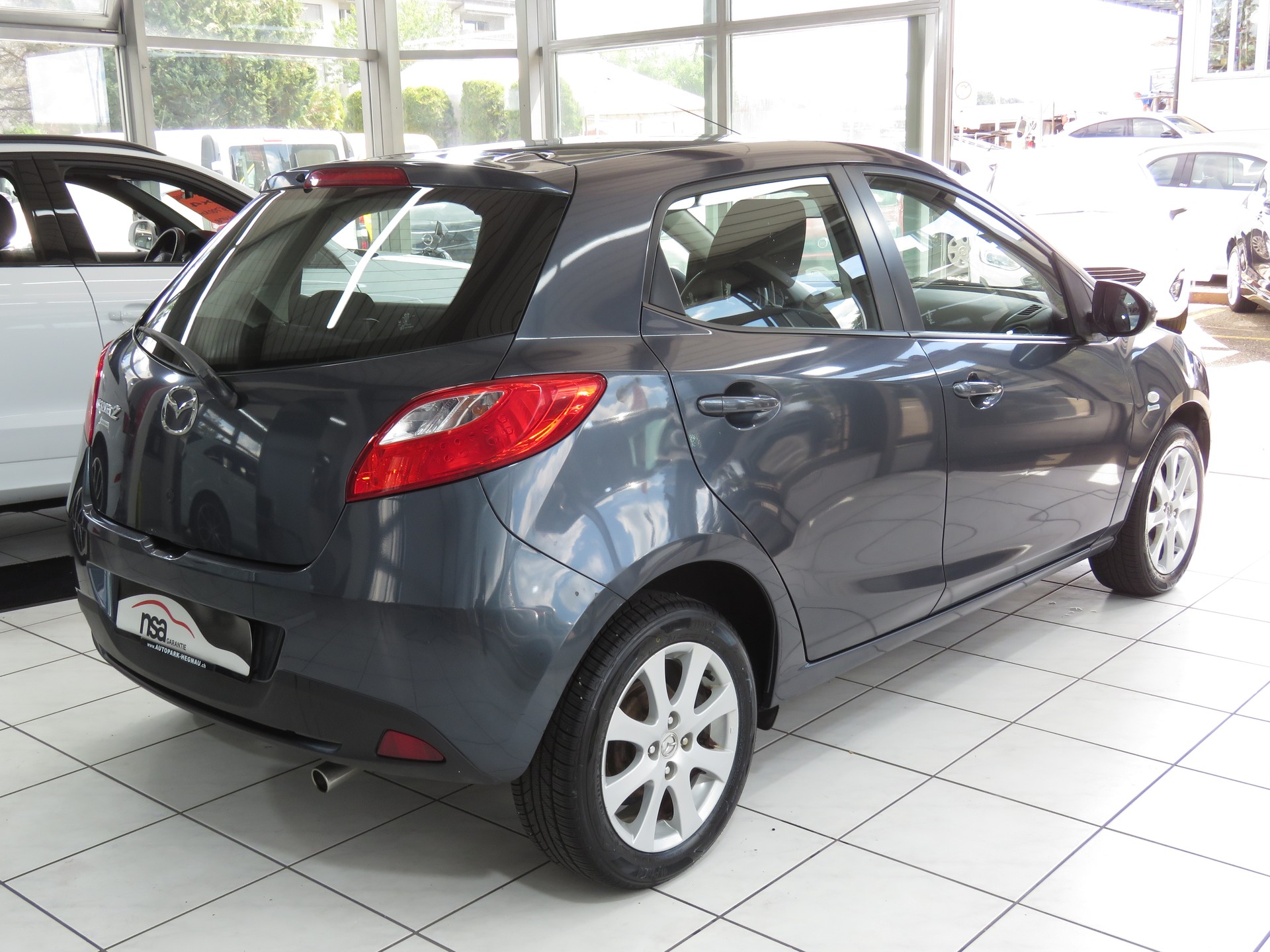MAZDA 2 1.5i 16V Exclusive Automat-showroom-element-3