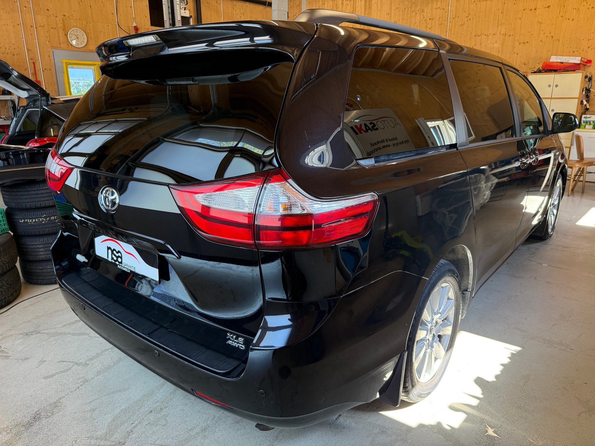 TOYOTA Sienna 3.5 A 4WD-showroom-element-3