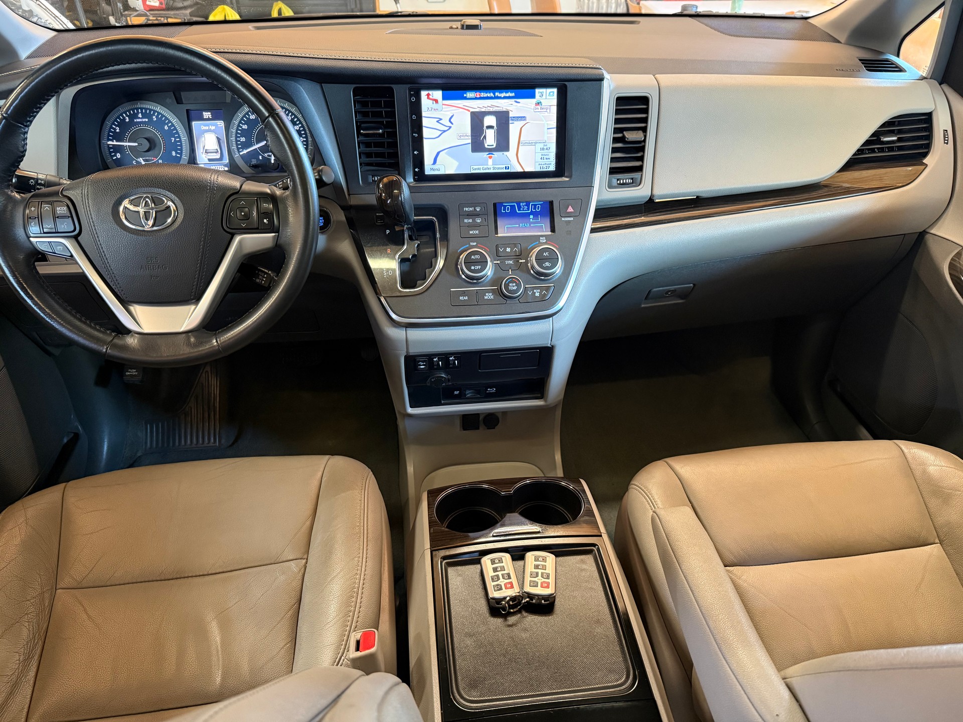 TOYOTA Sienna 3.5 A 4WD-image-9