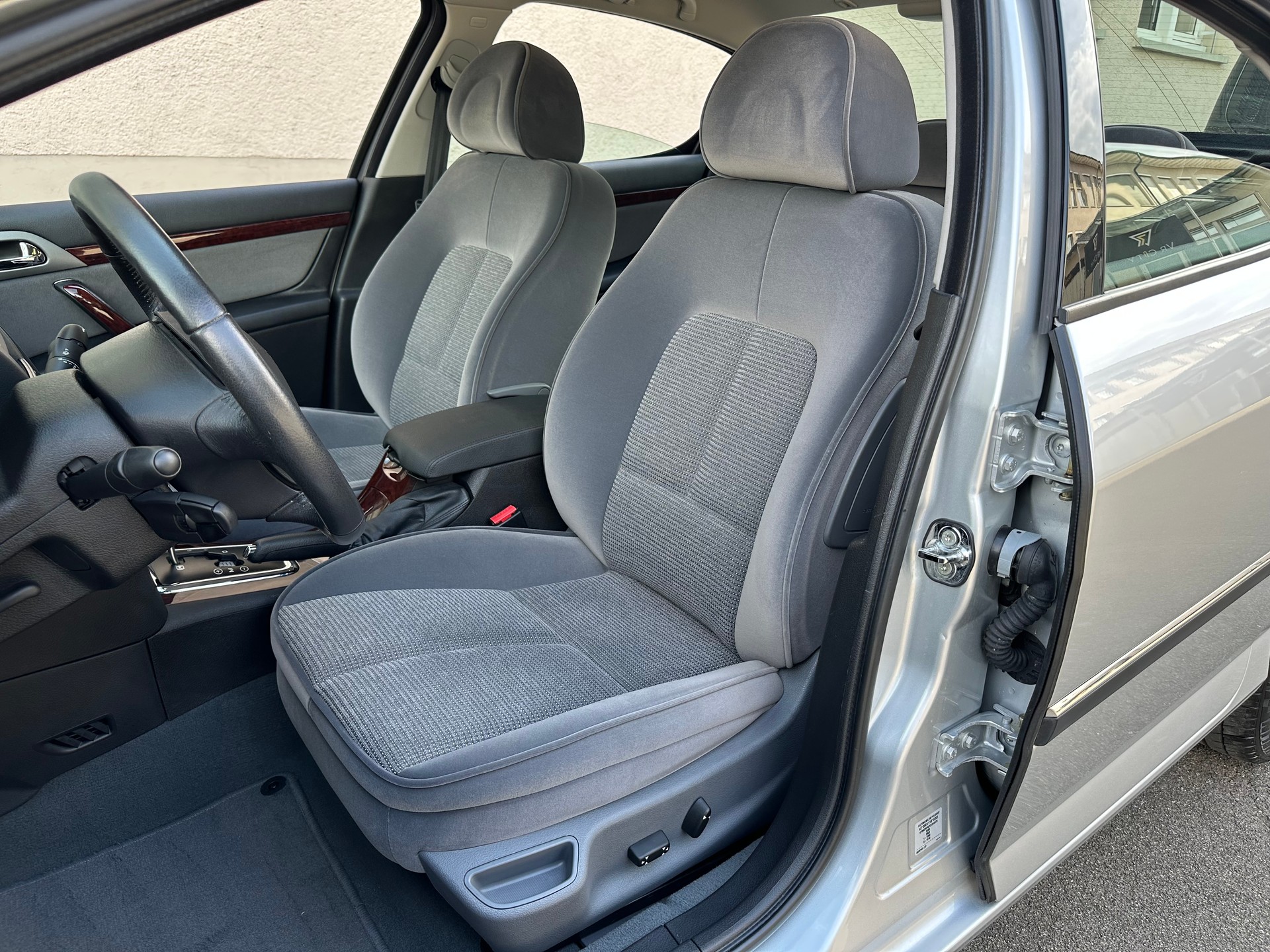 PEUGEOT 407 2.0 ST Executive-image-12