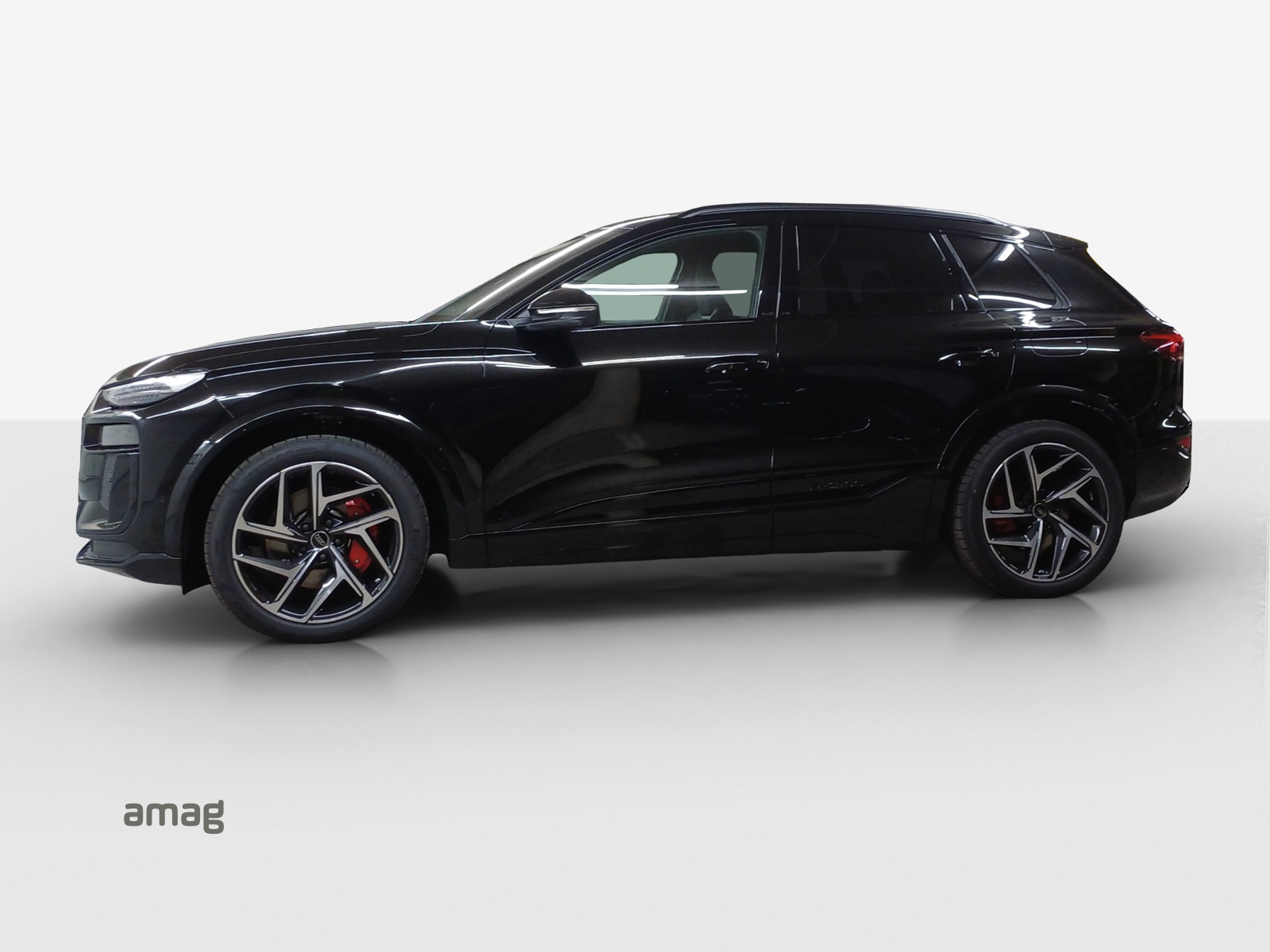 AUDI SQ6 e-tron quattro-showroom-element-1