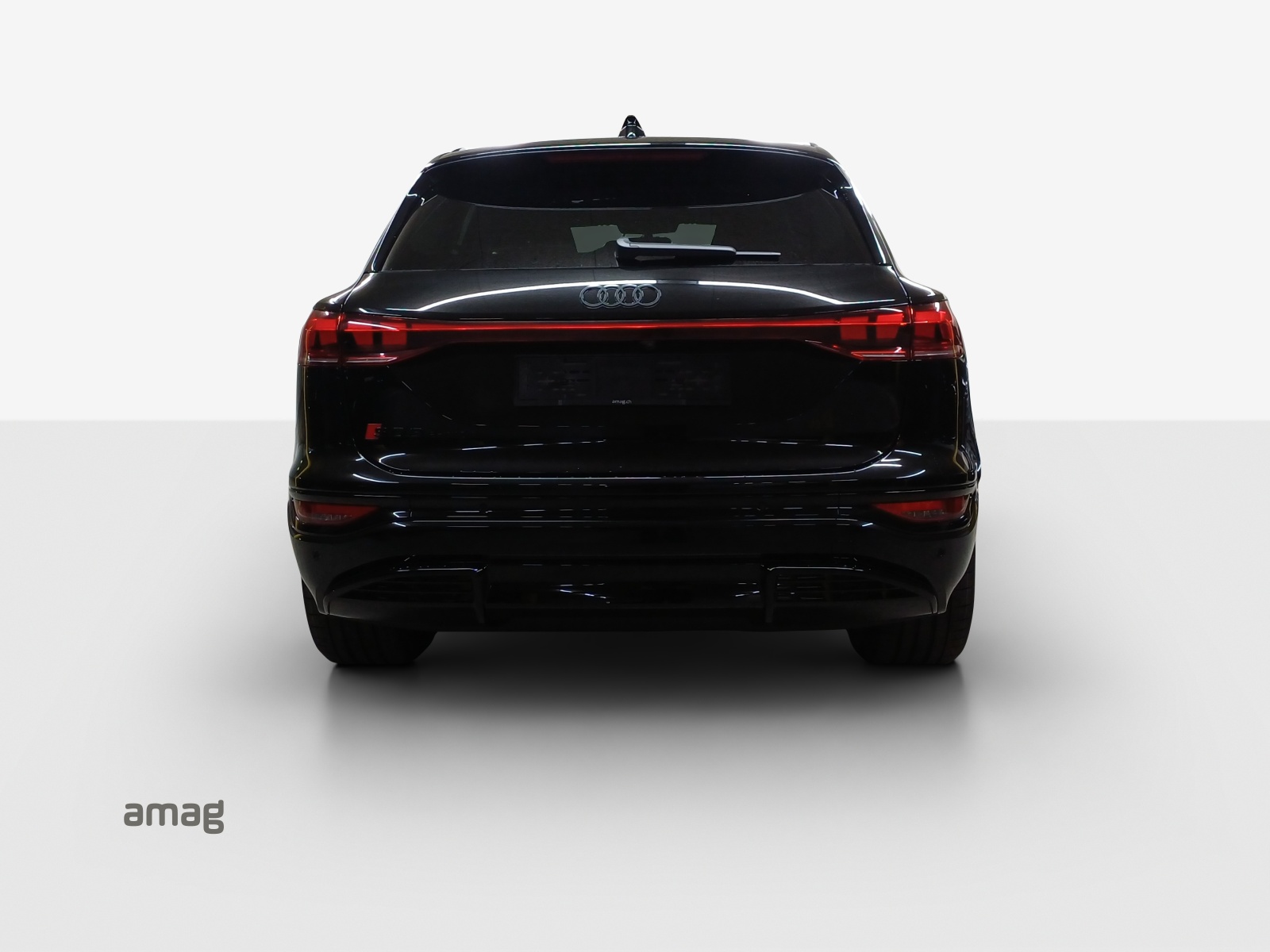 AUDI SQ6 e-tron quattro-showroom-element-3