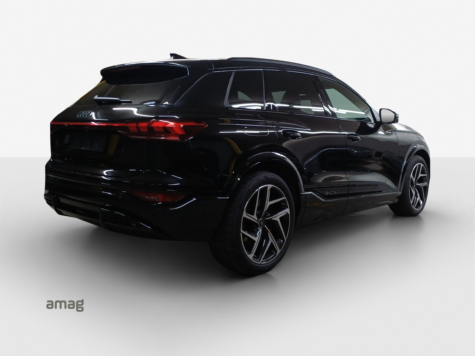 AUDI SQ6 e-tron quattro-image-4