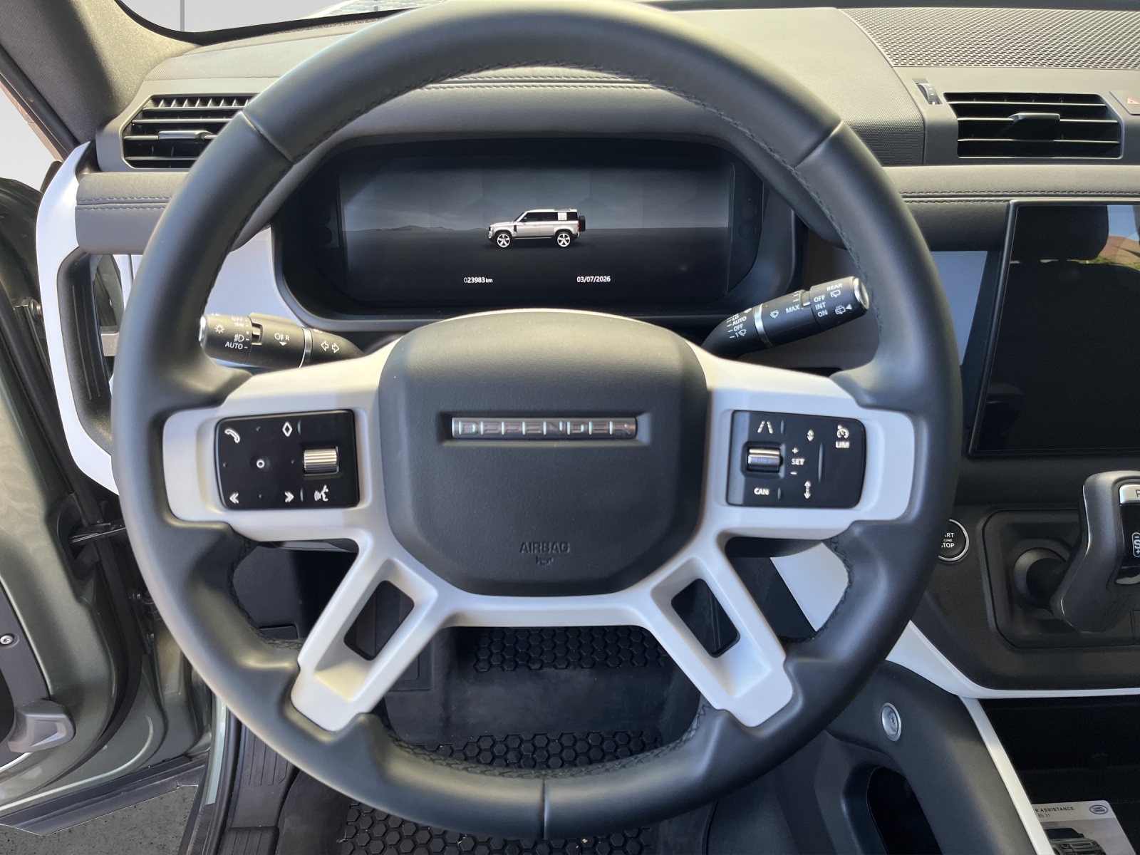 LAND ROVER Defender 110 3.0 D I6 250 S AWD AT8-image-9