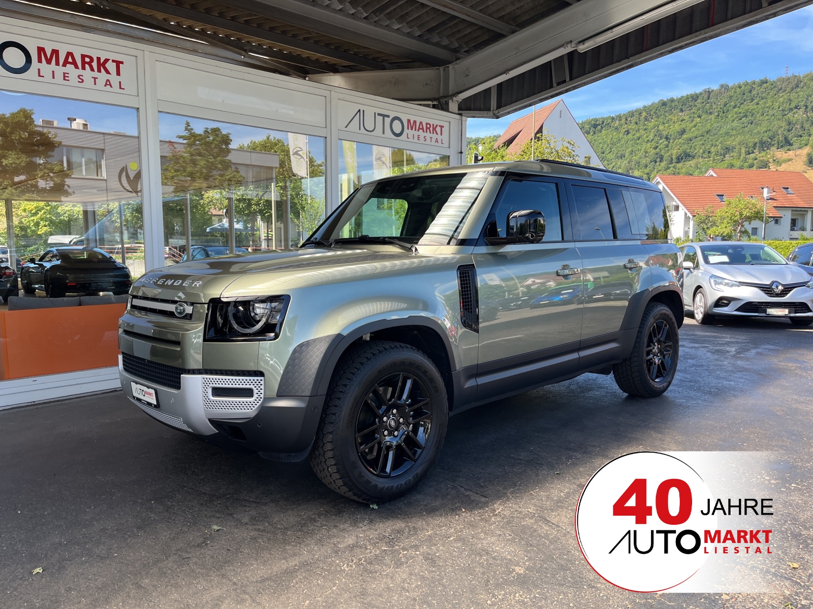 LAND ROVER Defender 110 3.0 D I6 250 S AWD AT8-image-0