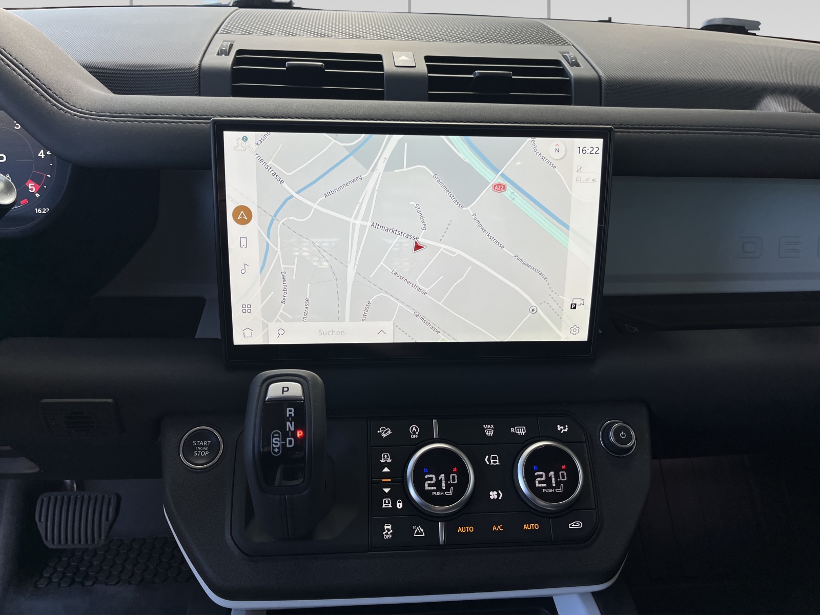 LAND ROVER Defender 110 3.0 D I6 250 S AWD AT8-image-10