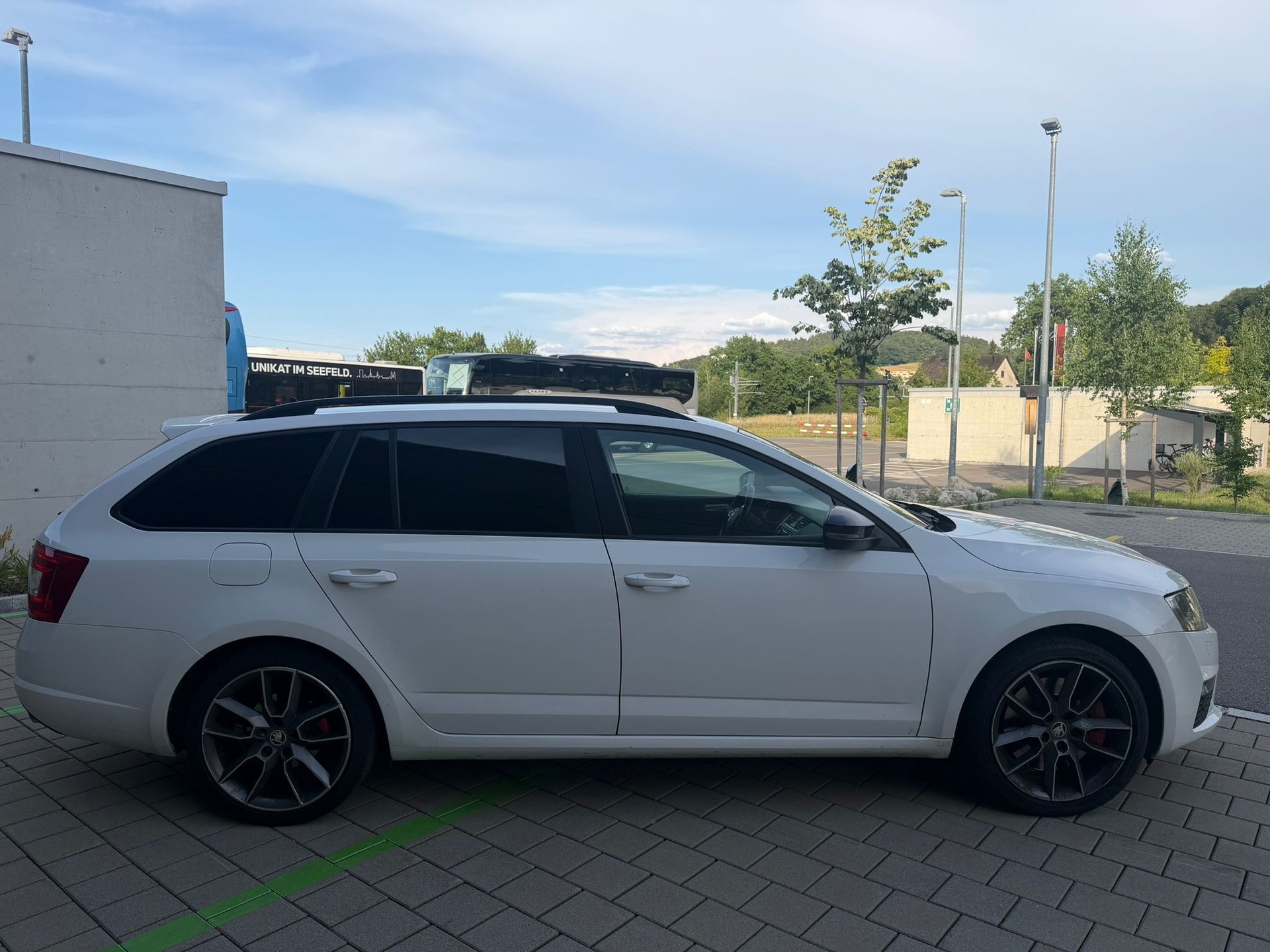 SKODA Octavia Combi 2.0 TSI RS-image-7
