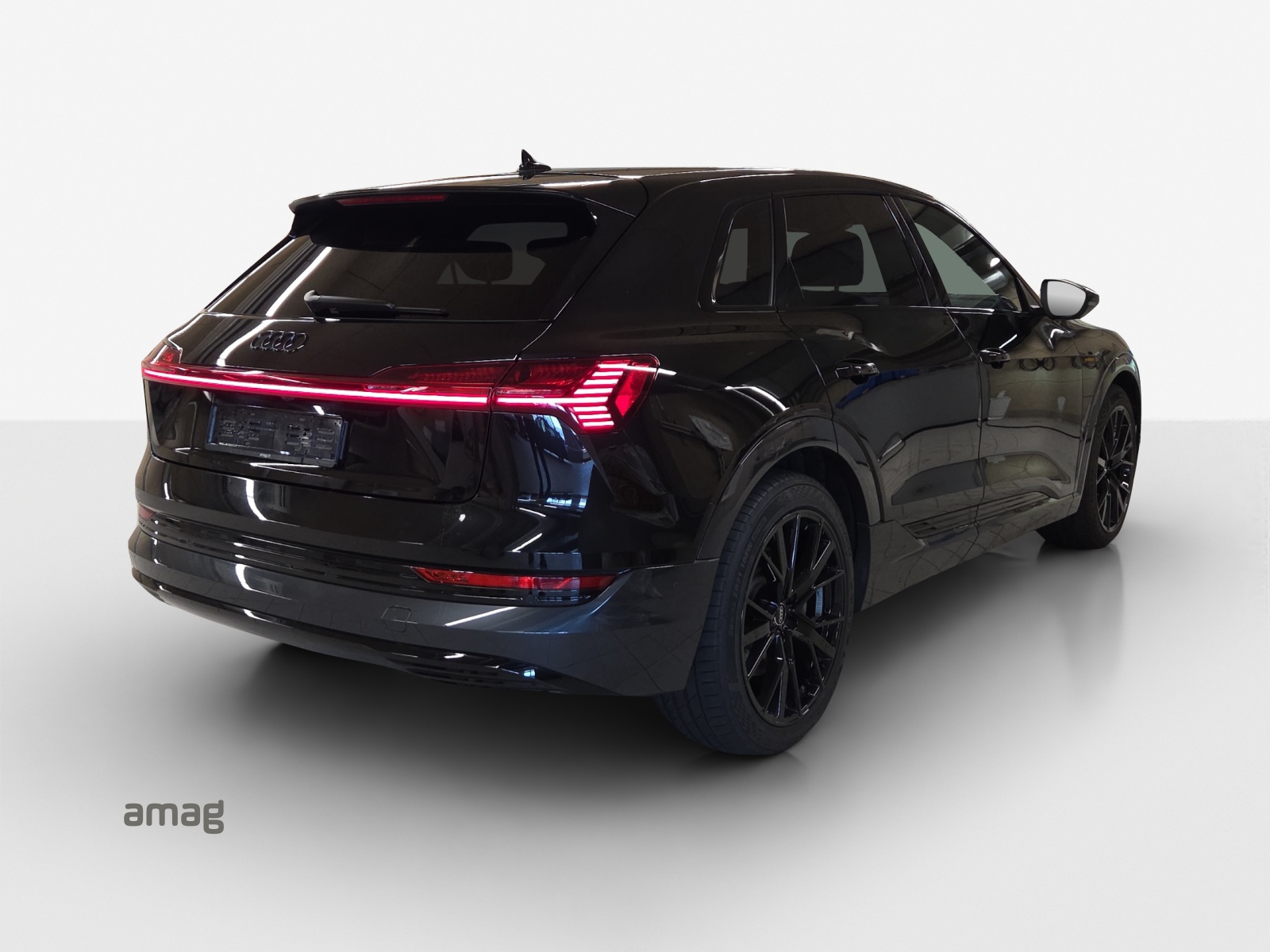 AUDI e-tron 55 Advanced Black Edition quattro-image-5