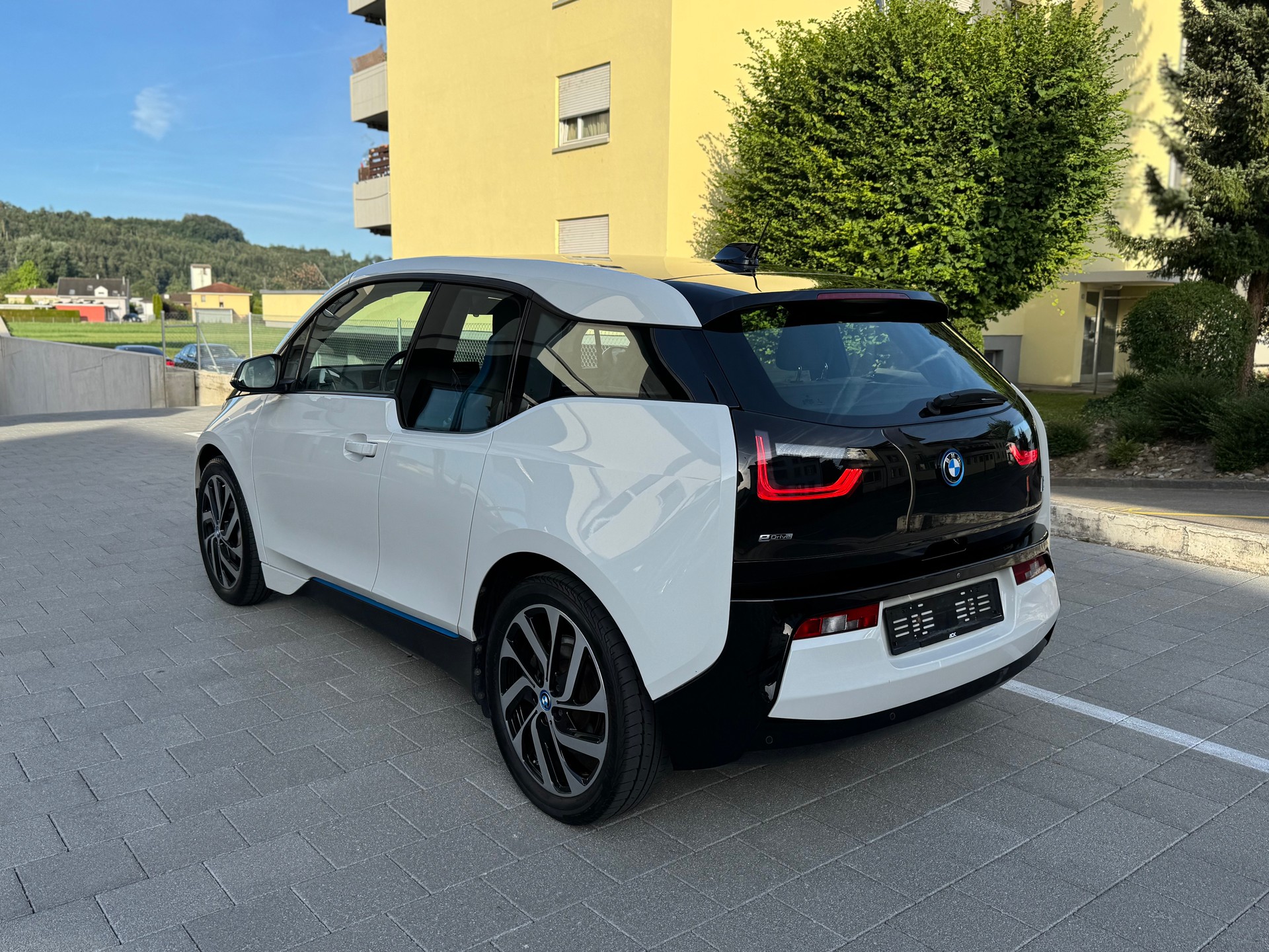 BMW i3 (94Ah)-image-2