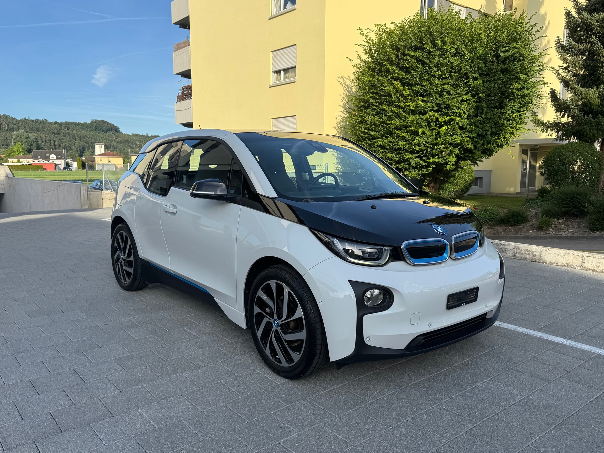 BMW i3 (94Ah)-image-6