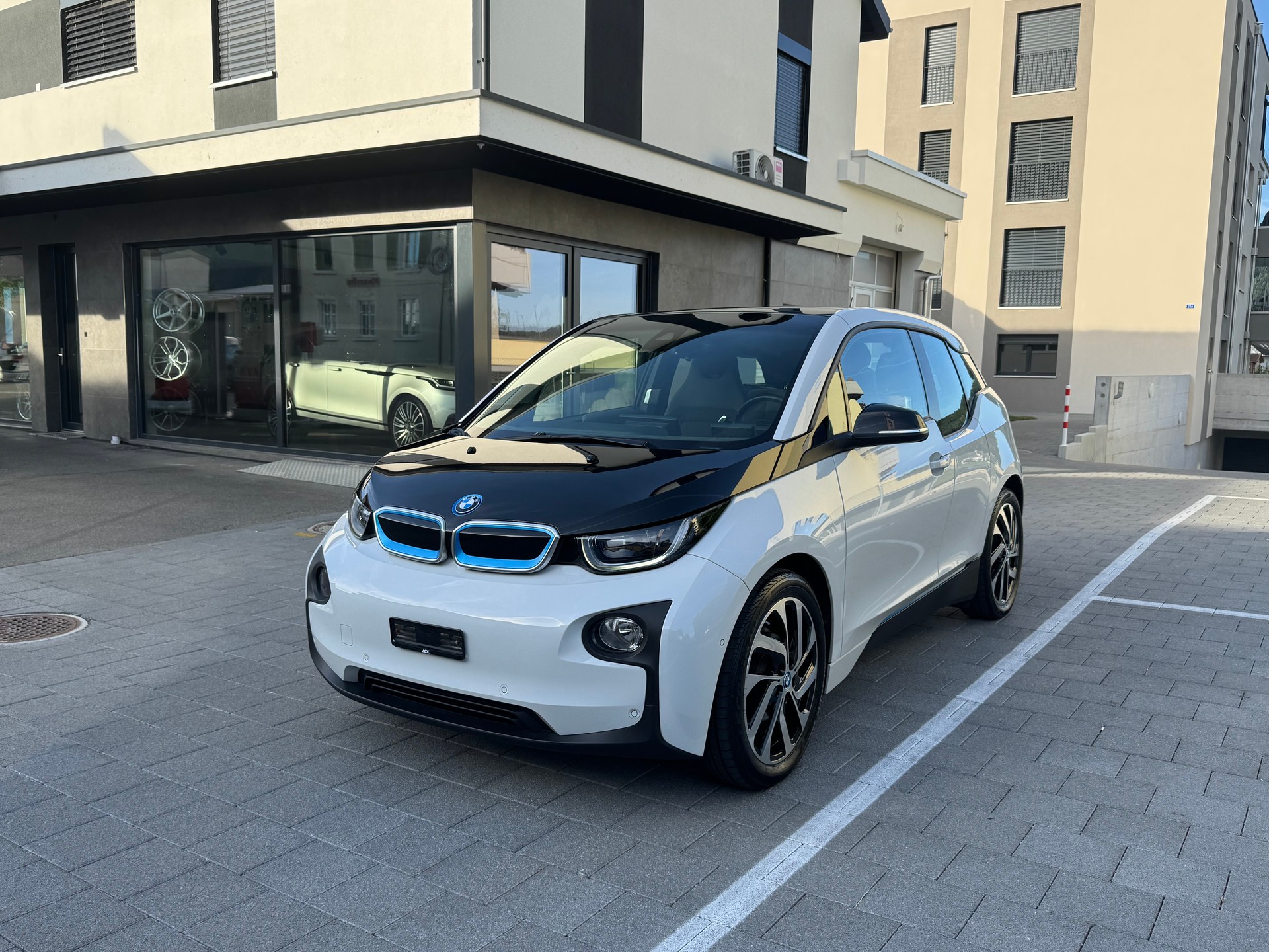 BMW i3 (94Ah)-image-0
