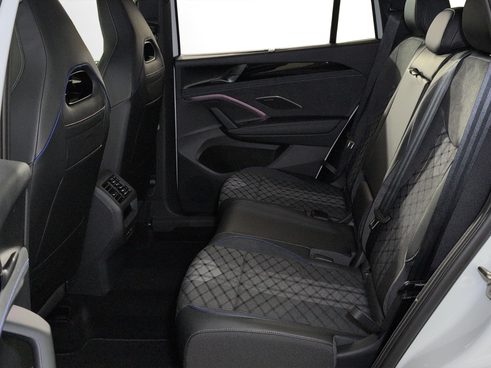 VW Tayron 2.0 TSI R-Line DSG 4Motion-image-7