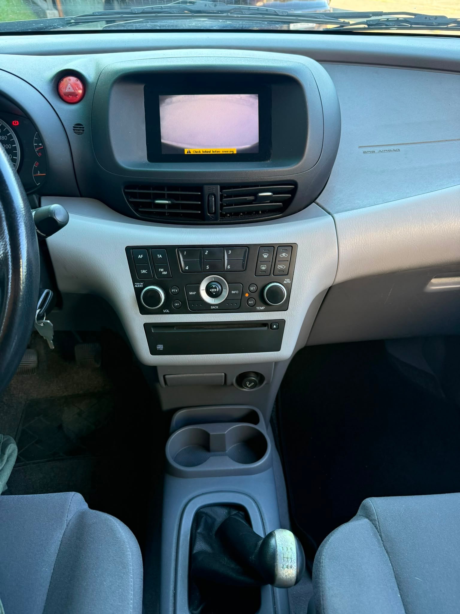 NISSAN Almera Tino 1.8 16V Comfort-image-9