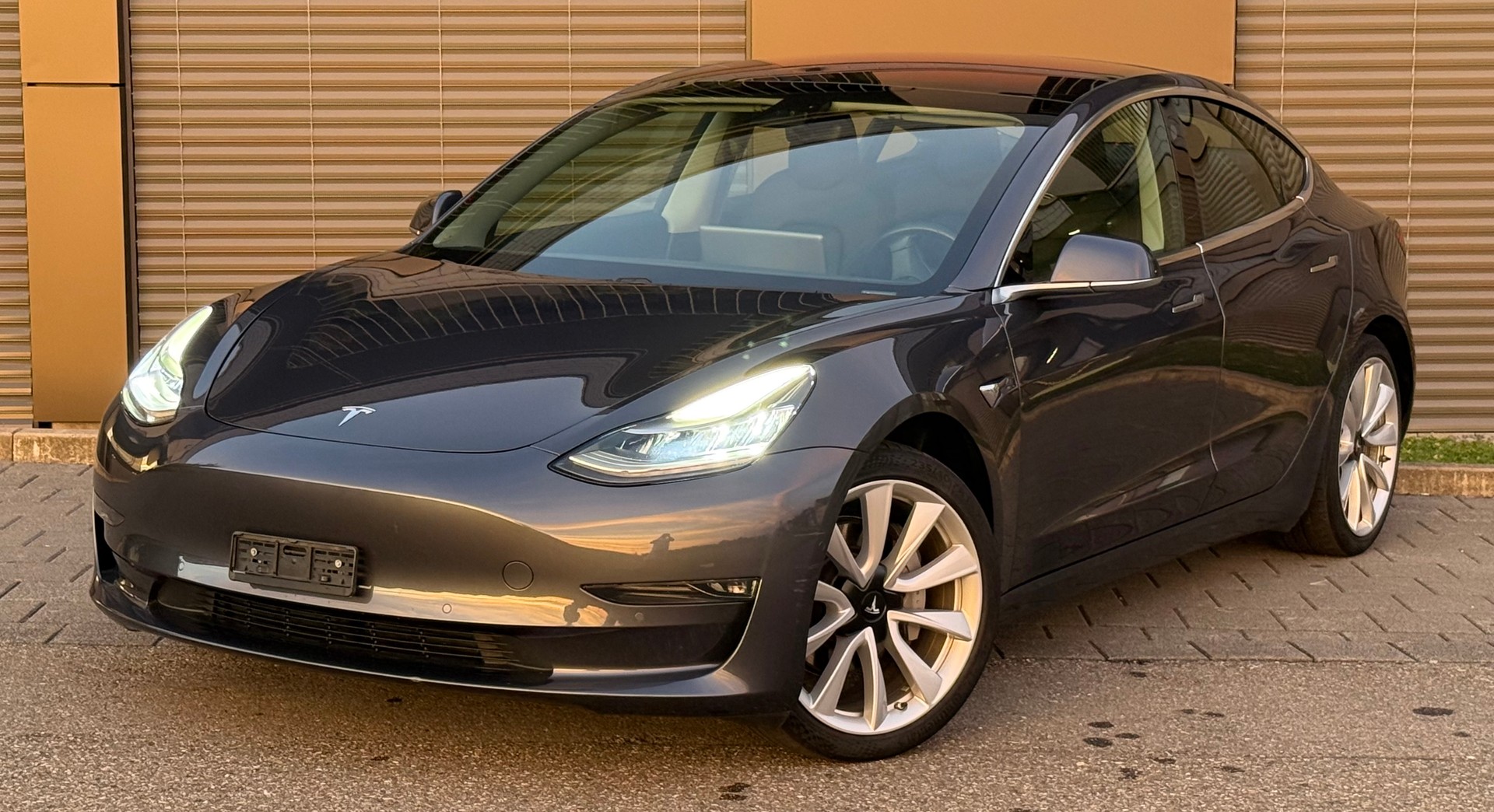 TESLA Model 3 Long Range Dual Motor AWD-image-2