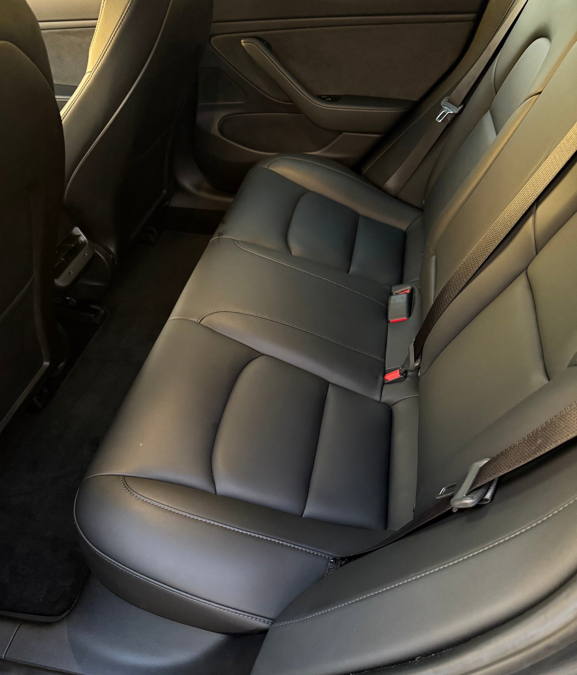 TESLA Model 3 Long Range Dual Motor AWD-image-8