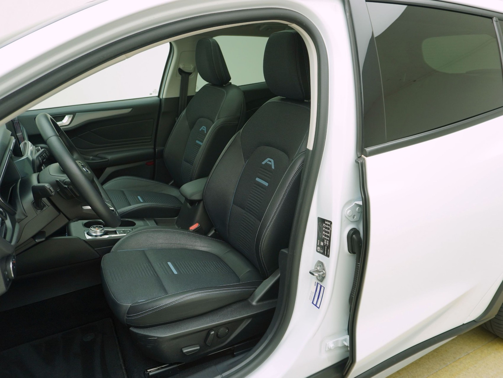 FORD Focus Station Wagon 1.5i EcoB SCTi Active-image-9