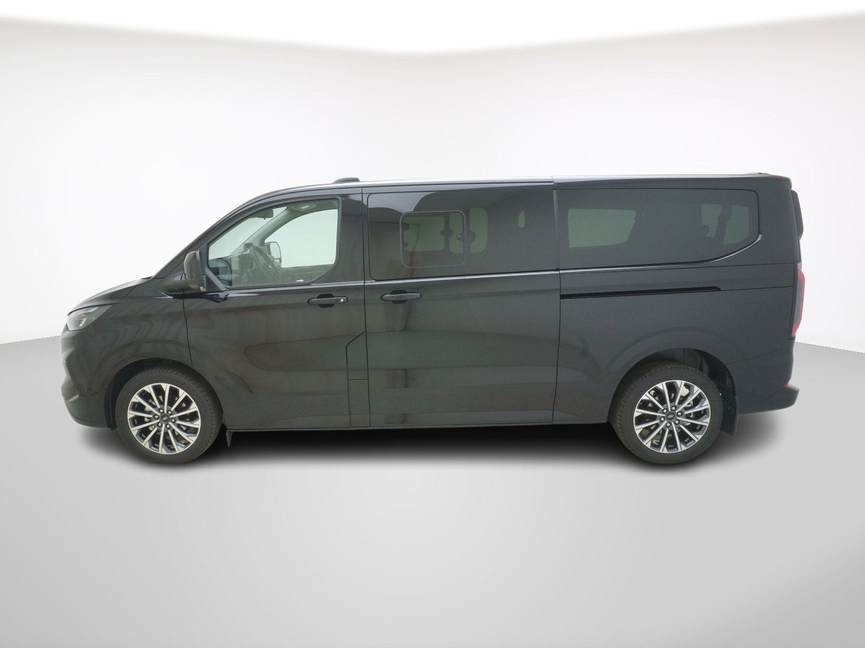 FORD Tourneo Custom 320 L2 2.0 TDCI Titanium X-image-1