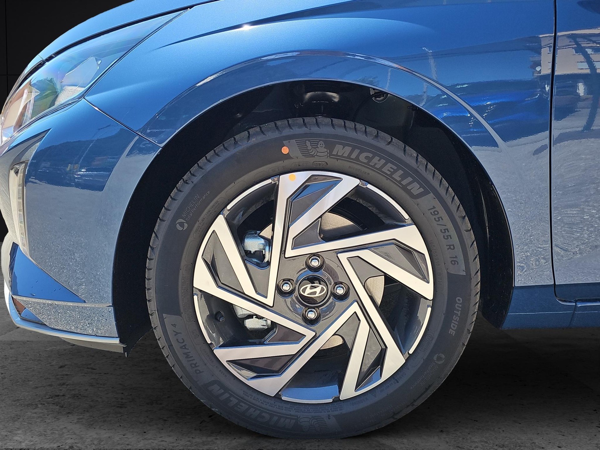 HYUNDAI i20 1.0 T-GDi Amplia-image-8