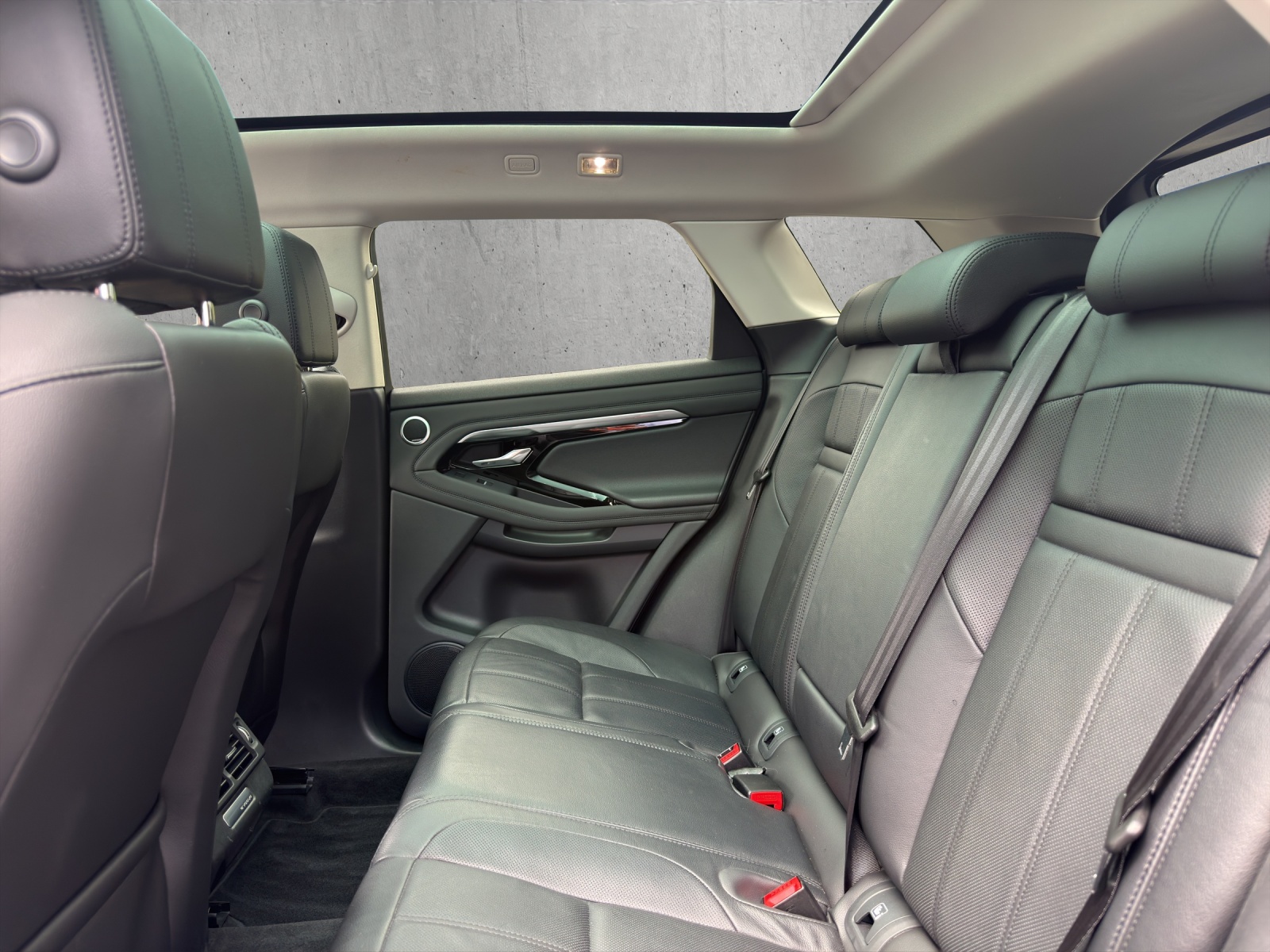 LAND ROVER Range Rover Evoque 2.0 T SE-image-14