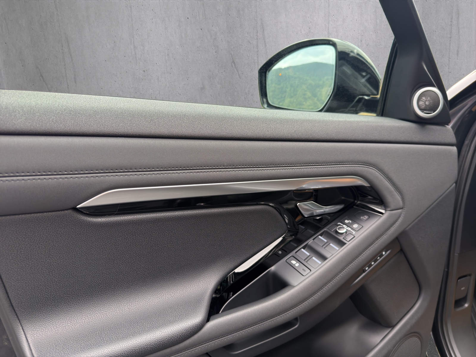 LAND ROVER Range Rover Evoque 2.0 T SE-image-9