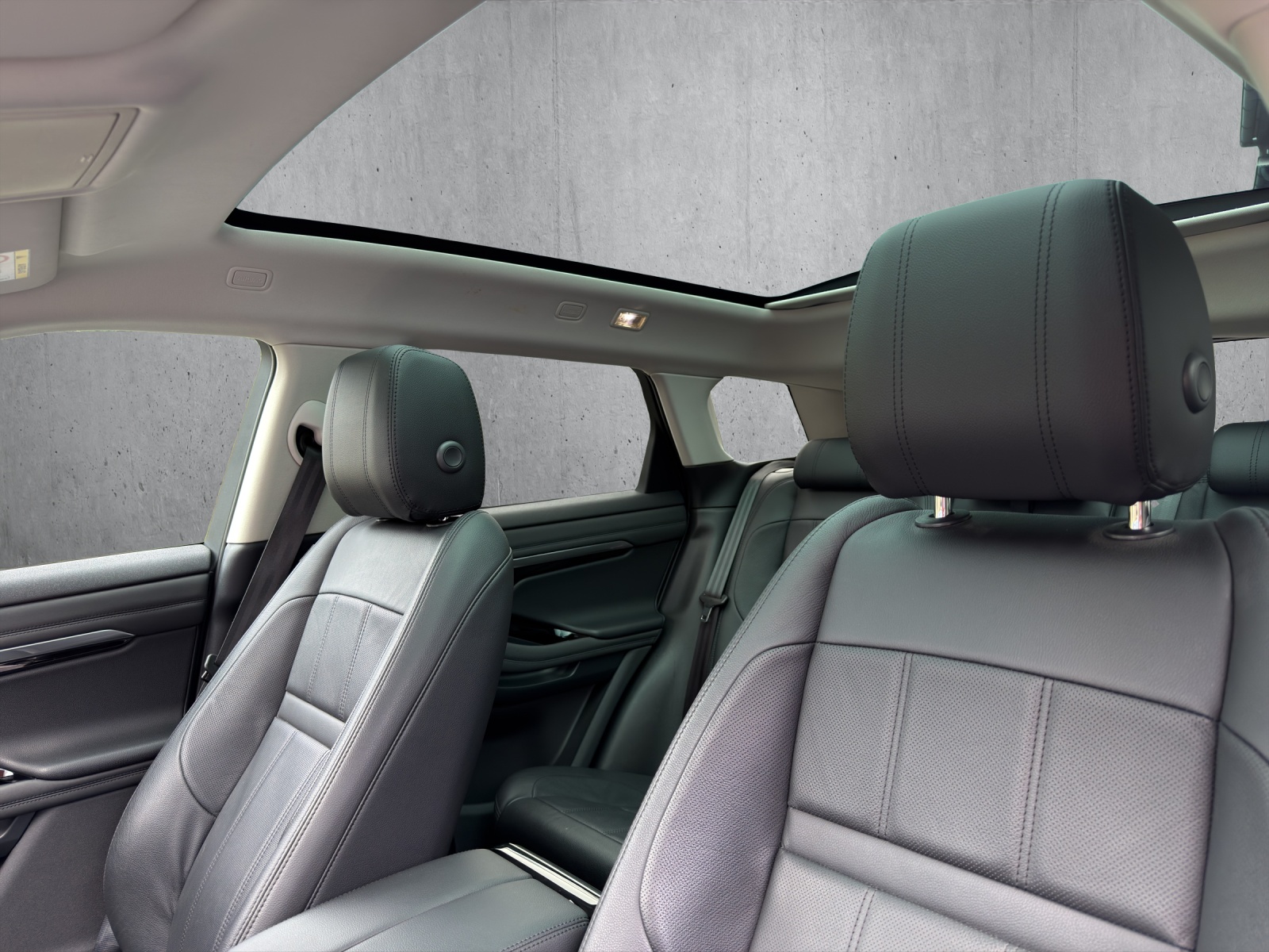 LAND ROVER Range Rover Evoque 2.0 T SE-image-16