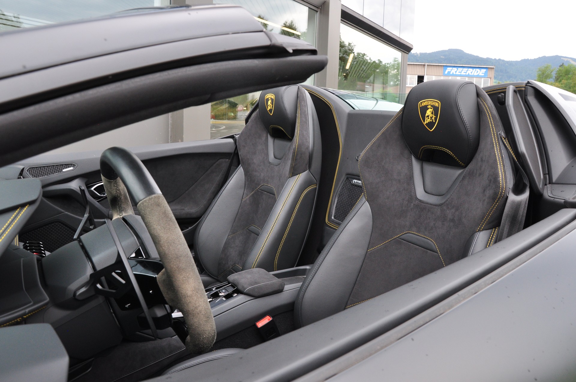 LAMBORGHINI Huracan EVO Spyder DCT-image-18