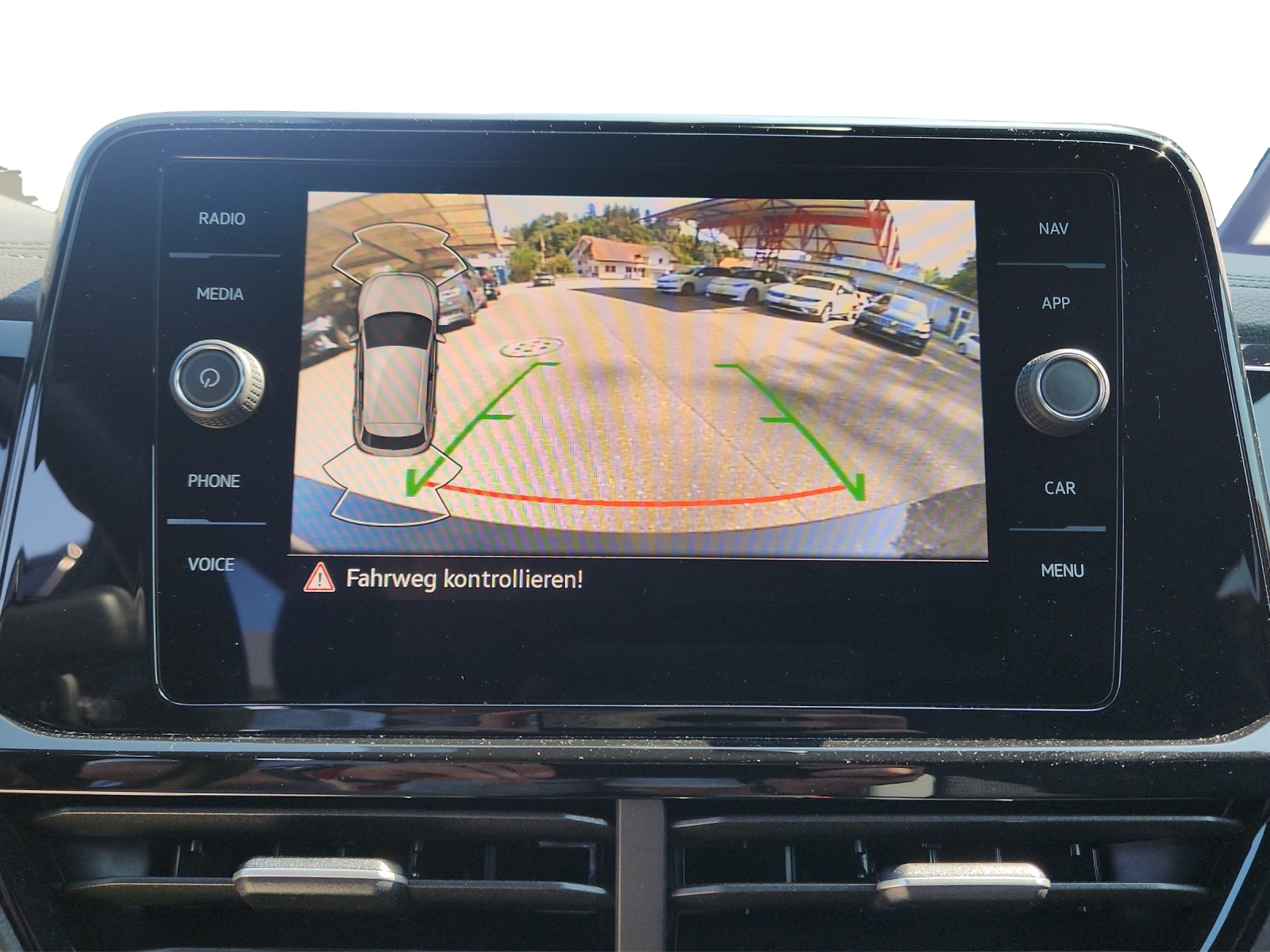 VW T-Roc 2.0 TSI R-Line DSG 4Motion-image-12