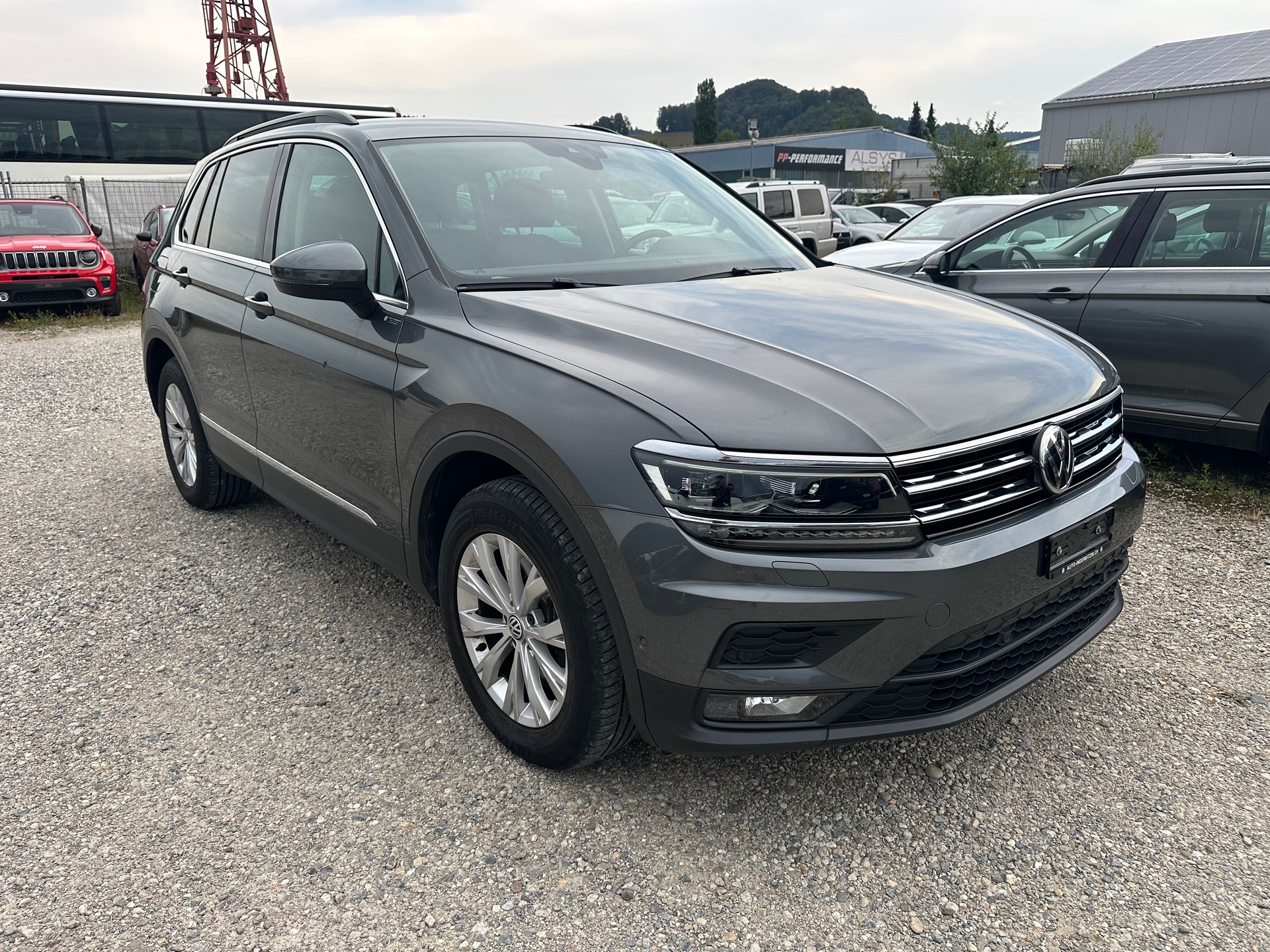 VW Tiguan 2.0 TDI SCR Comfortline 4Motion DSG-image-2