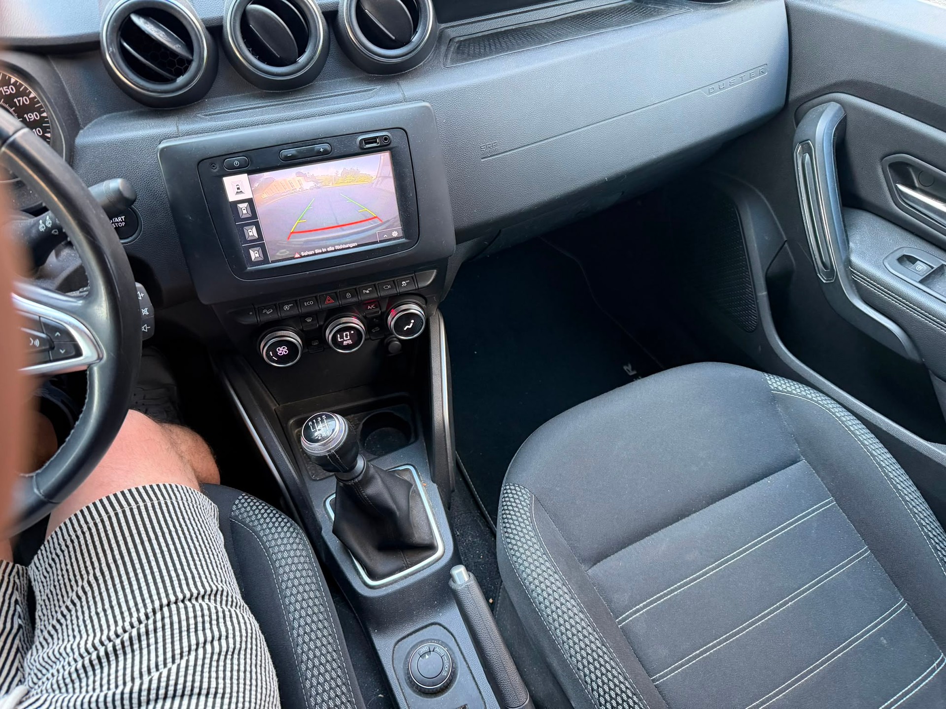 DACIA Duster SCe 115 Prestige 4x4-image-8