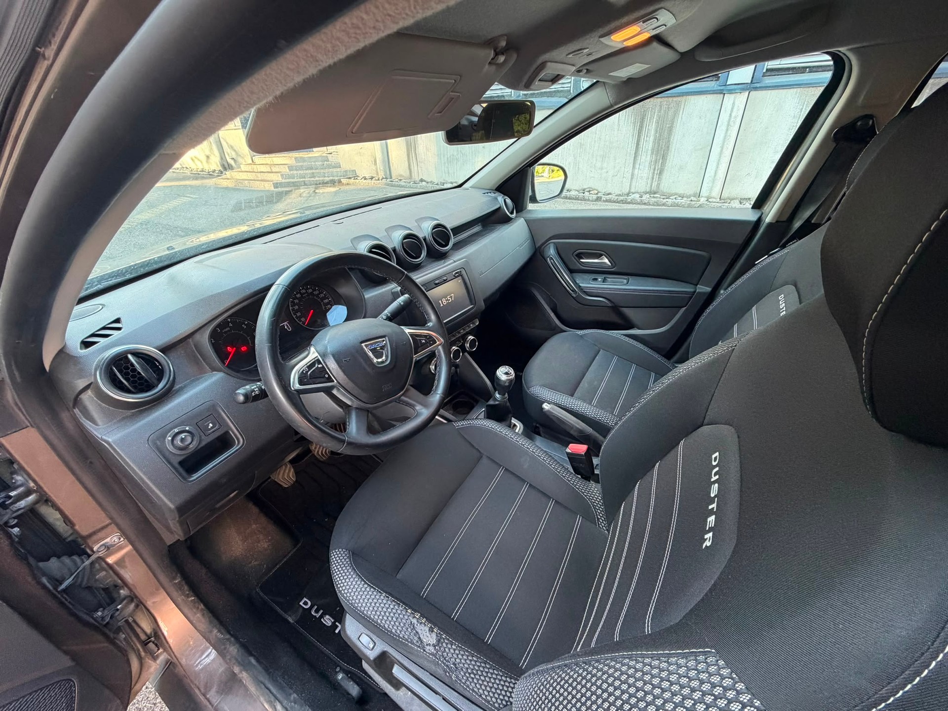 DACIA Duster SCe 115 Prestige 4x4-image-7