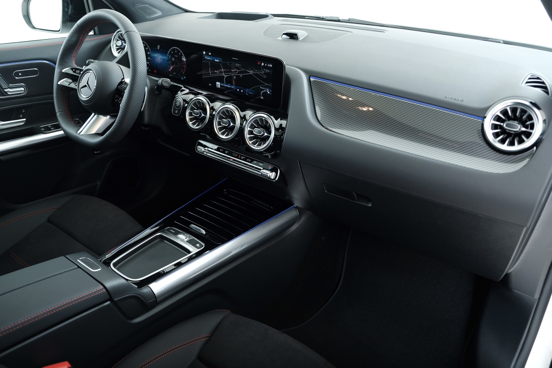 MERCEDES-BENZ GLA 200 Night Star 7G-DCT-image-5