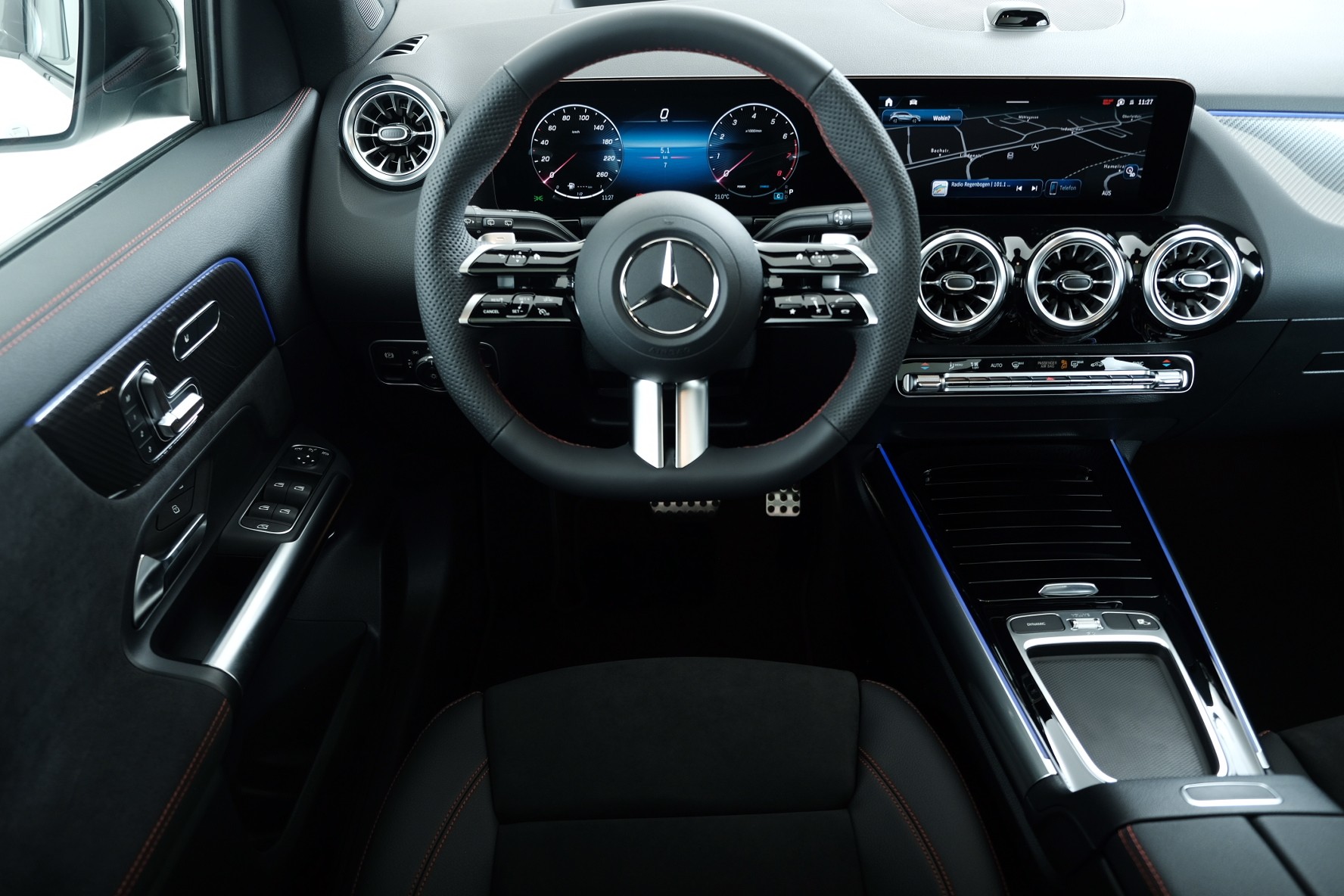 MERCEDES-BENZ GLA 200 Night Star 7G-DCT-image-6
