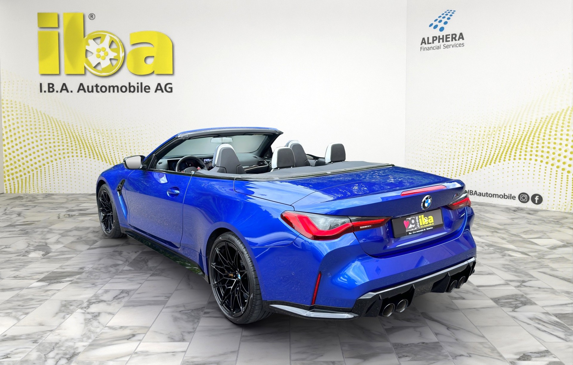 BMW M4 Cabrio Competition M xDrive CURVED DISPLAY! Keramikbremsen / Driving Assistant Professional-image-3