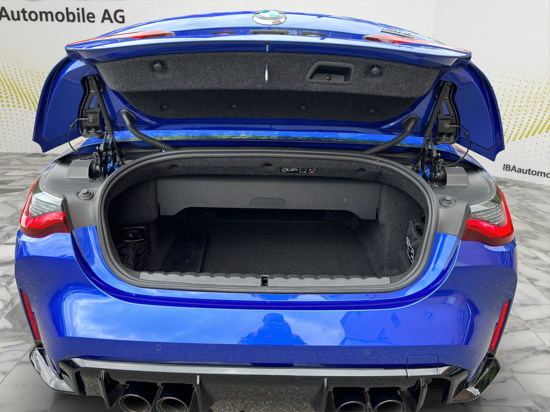 BMW M4 Cabrio Competition M xDrive CURVED DISPLAY! Keramikbremsen / Driving Assistant Professional-image-9