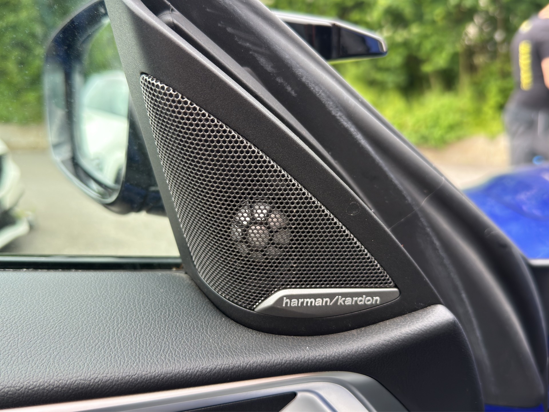BMW M4 Cabrio Competition M xDrive CURVED DISPLAY! Keramikbremsen / Driving Assistant Professional-image-21