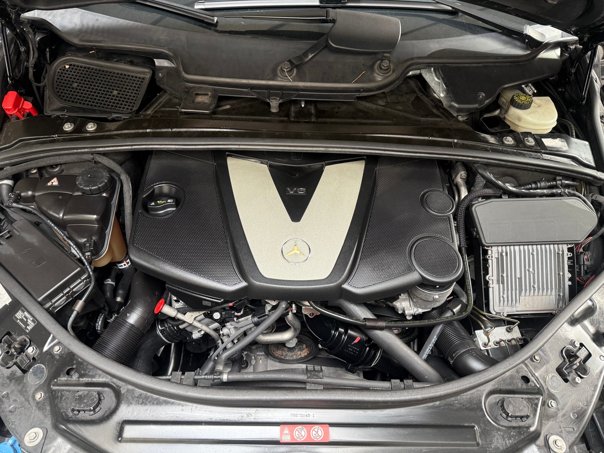 MERCEDES-BENZ R 350 BlueTEC L 4Matic 7G-Tronic-image-21