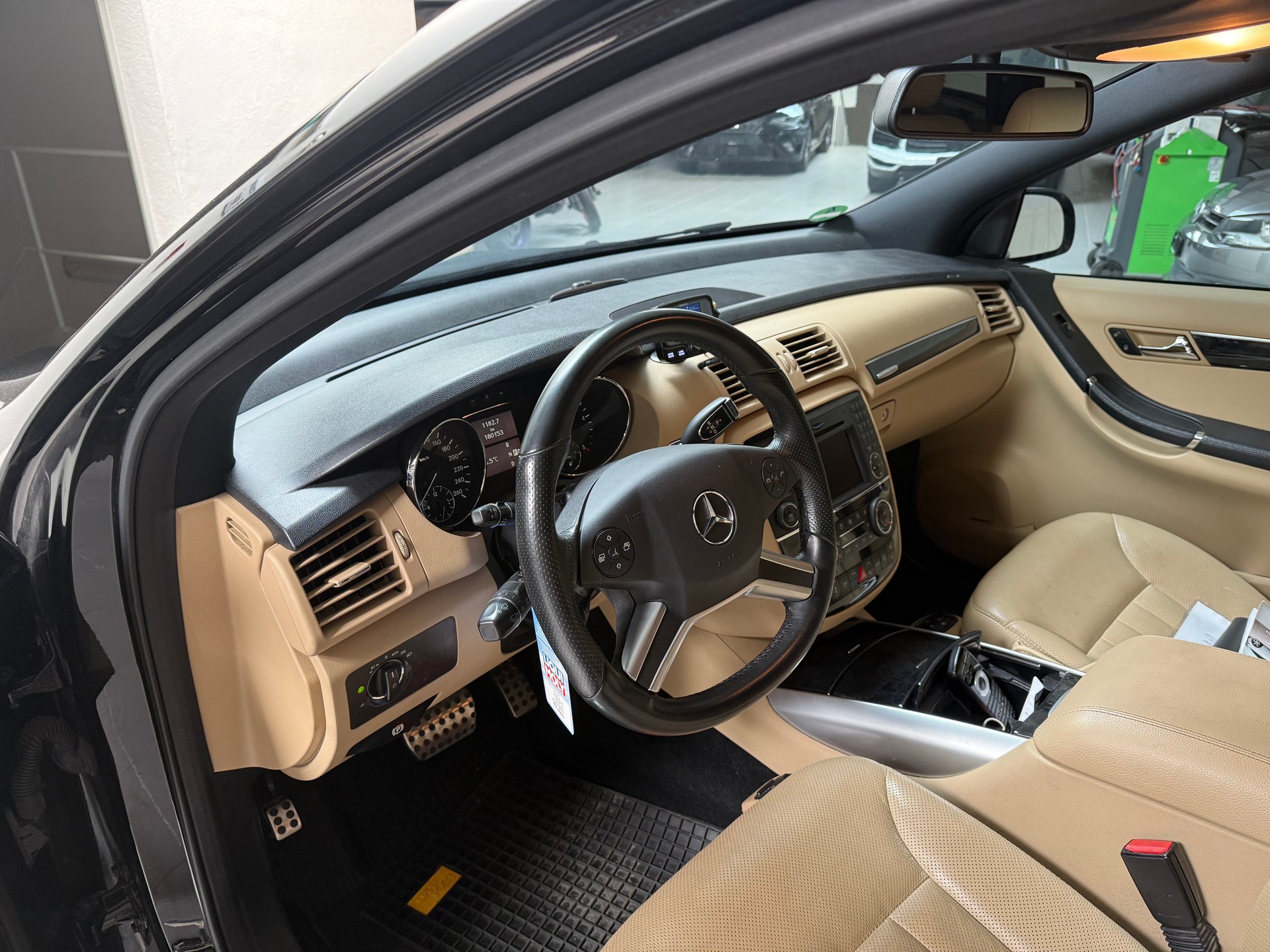 MERCEDES-BENZ R 350 BlueTEC L 4Matic 7G-Tronic-image-10