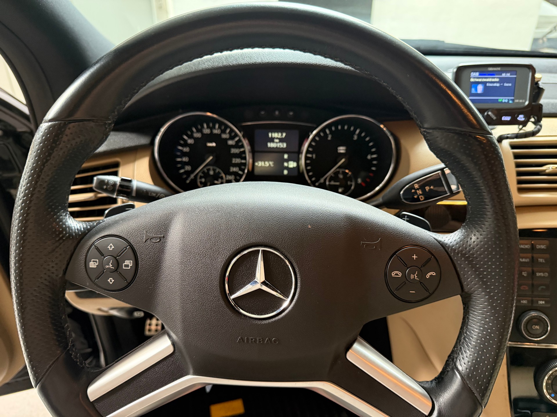 MERCEDES-BENZ R 350 BlueTEC L 4Matic 7G-Tronic-image-18