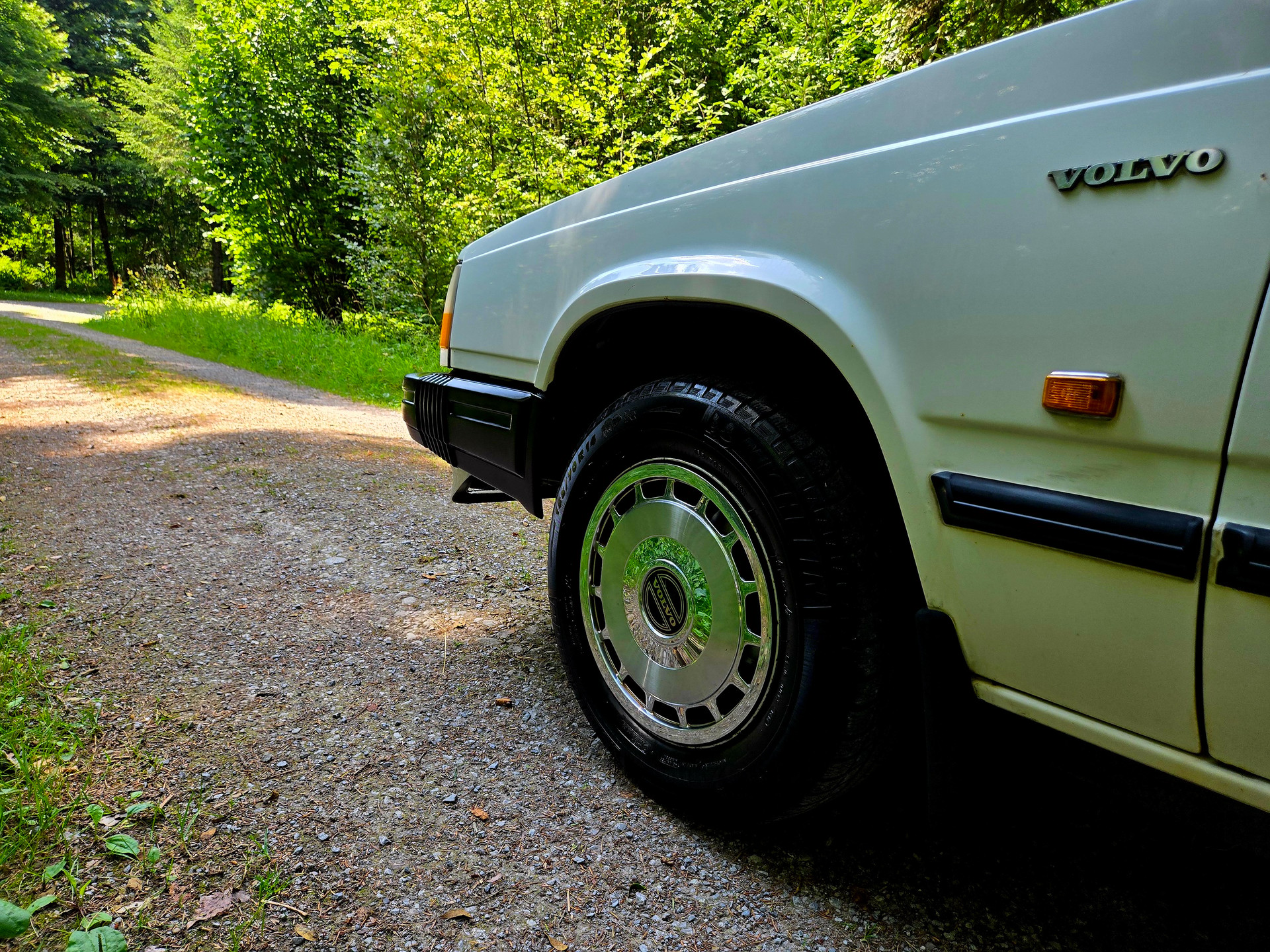 VOLVO 740 2.3 GL-image-11
